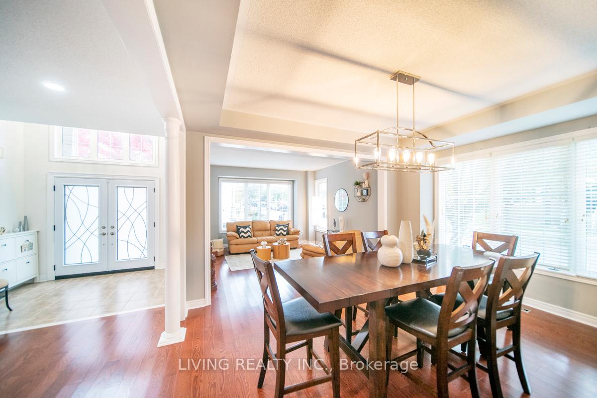 Photo 4 of 21 Haywood Drive, Markham, Victoria Manor-Jennings Gate — HOMEH