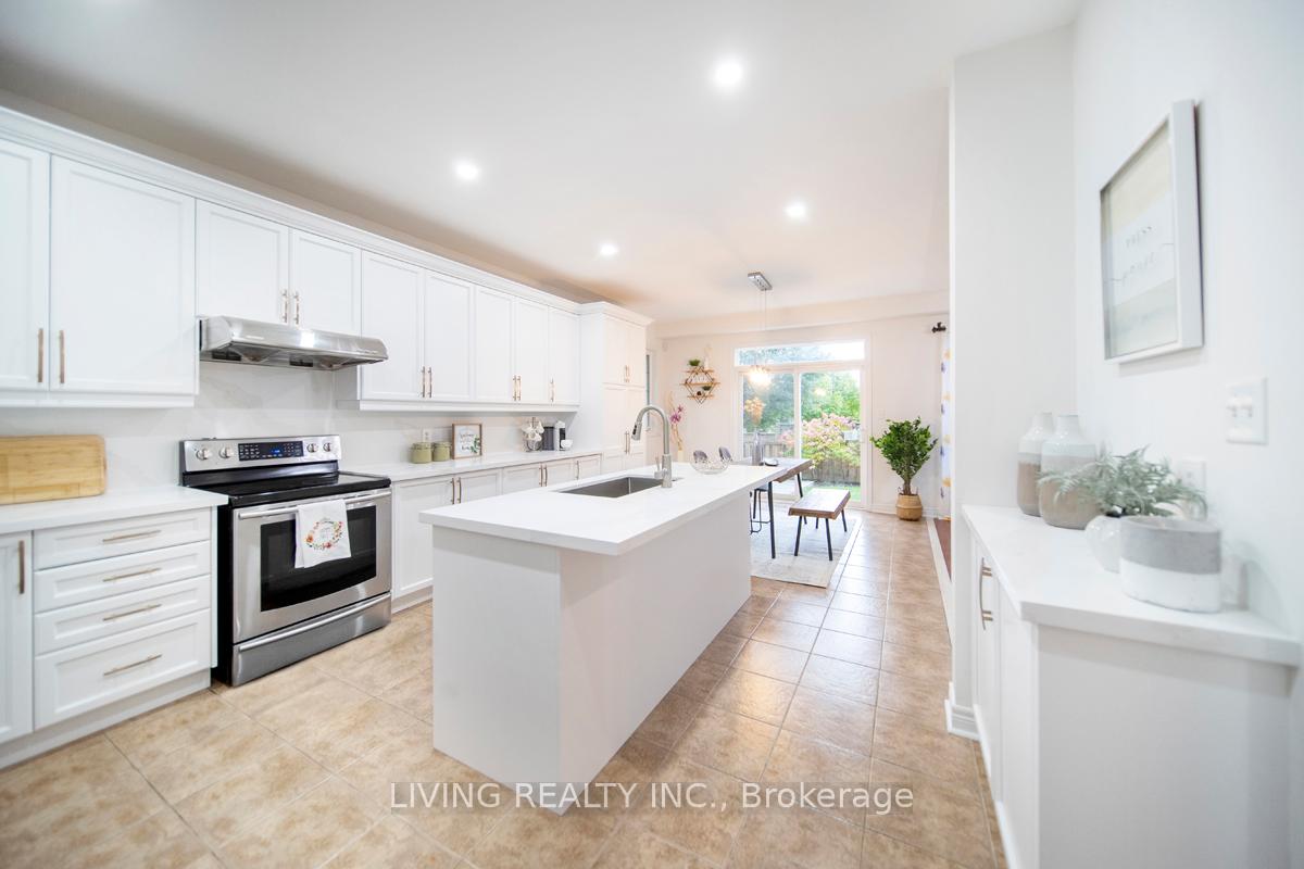 Photo 3 of 21 Haywood Drive, Markham, Victoria Manor-Jennings Gate — HOMEH
