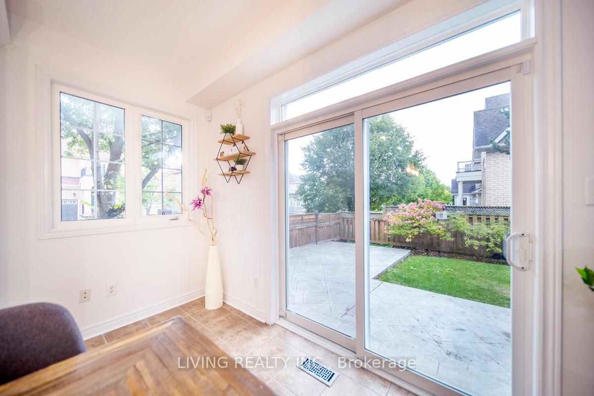 Photo 25 of 21 Haywood Drive, Markham, Victoria Manor-Jennings Gate — HOMEH