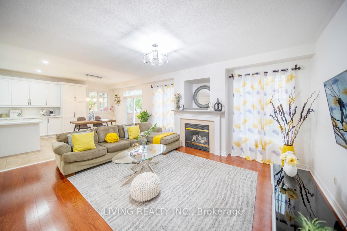 Photo 15 of 21 Haywood Drive, Markham, Victoria Manor-Jennings Gate — HOMEH