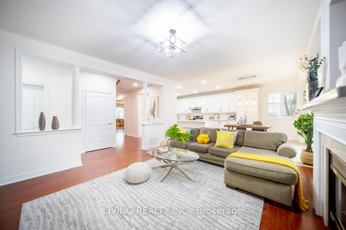 Photo 8 of 21 Haywood Drive, Markham, Victoria Manor-Jennings Gate — HOMEH