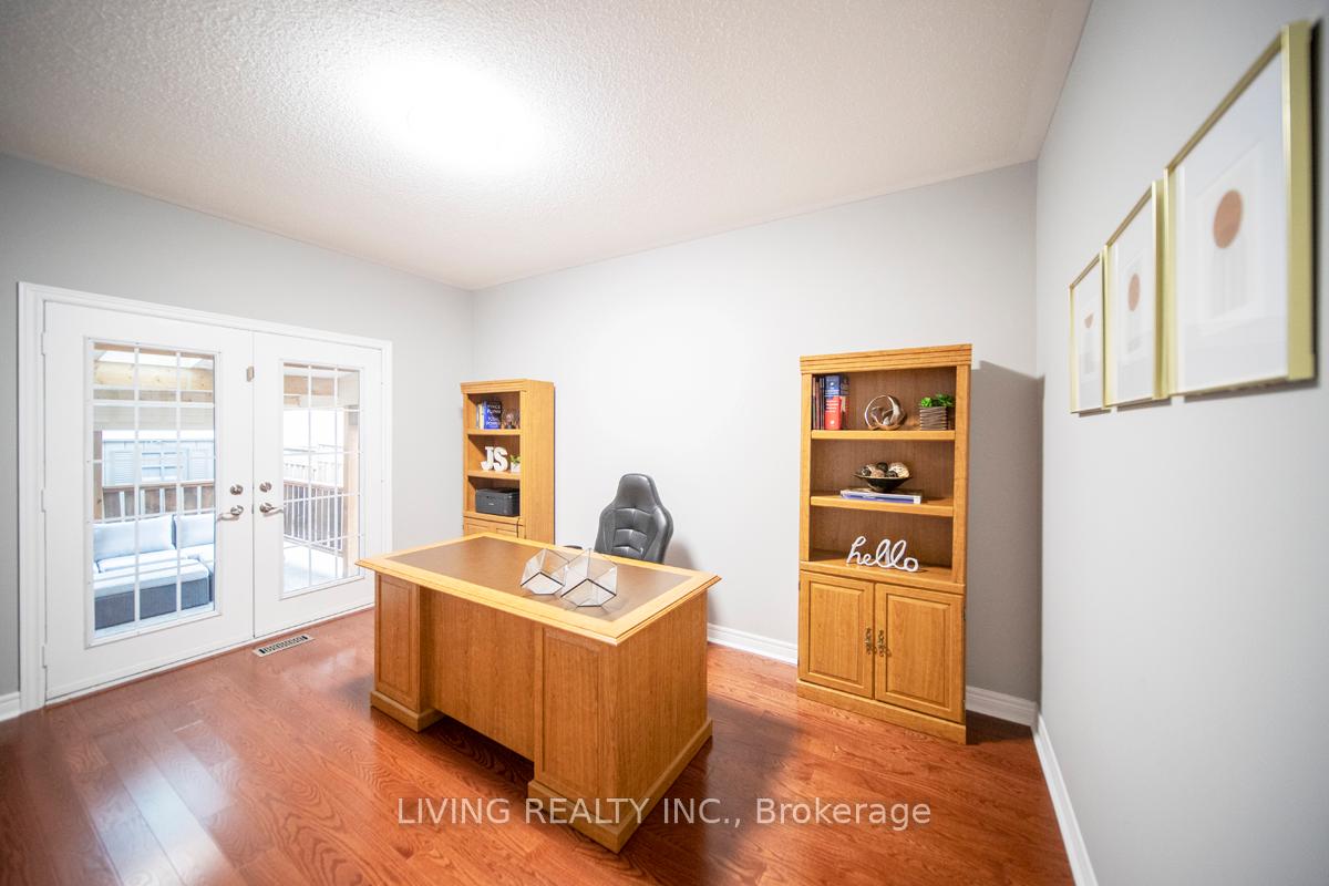 Photo 14 of 21 Haywood Drive, Markham, Victoria Manor-Jennings Gate — HOMEH