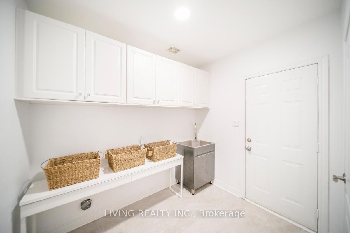 Photo 10 of 21 Haywood Drive, Markham, Victoria Manor-Jennings Gate — HOMEH