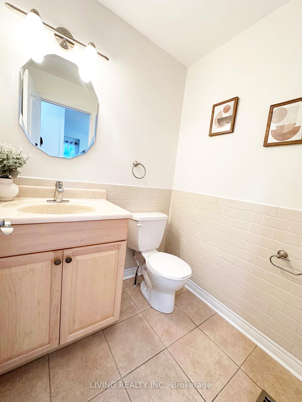 Photo 13 of 21 Haywood Drive, Markham, Victoria Manor-Jennings Gate — HOMEH
