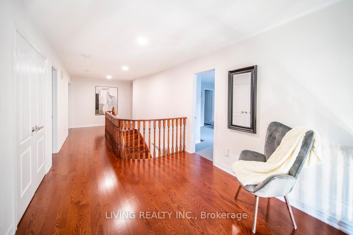 Photo 12 of 21 Haywood Drive, Markham, Victoria Manor-Jennings Gate — HOMEH