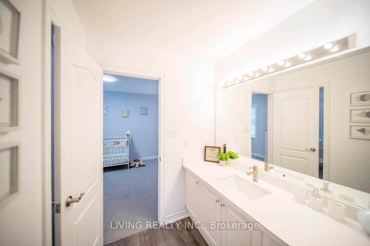 Photo 19 of 21 Haywood Drive, Markham, Victoria Manor-Jennings Gate — HOMEH