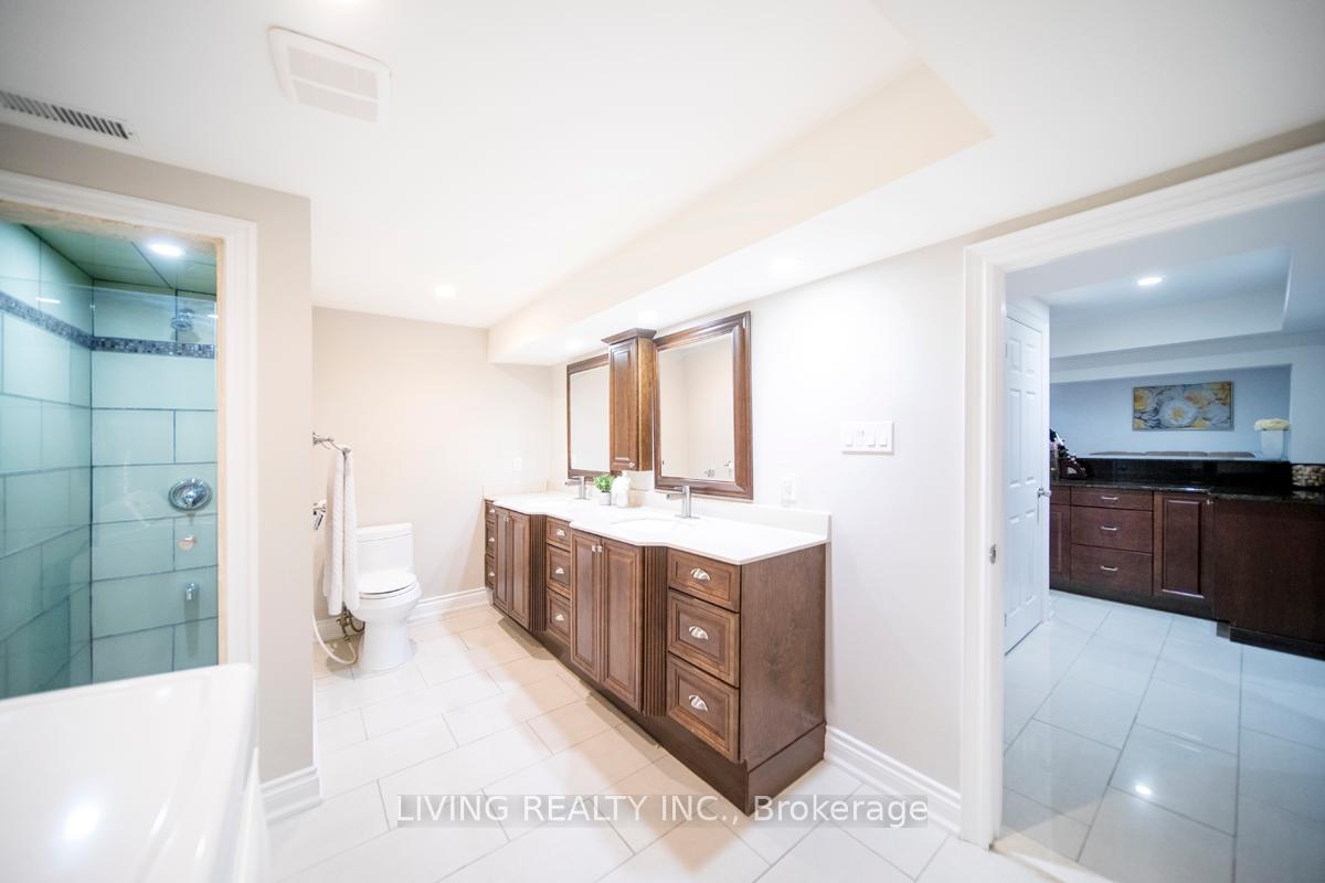 Photo 32 of 21 Haywood Drive, Markham, Victoria Manor-Jennings Gate — HOMEH