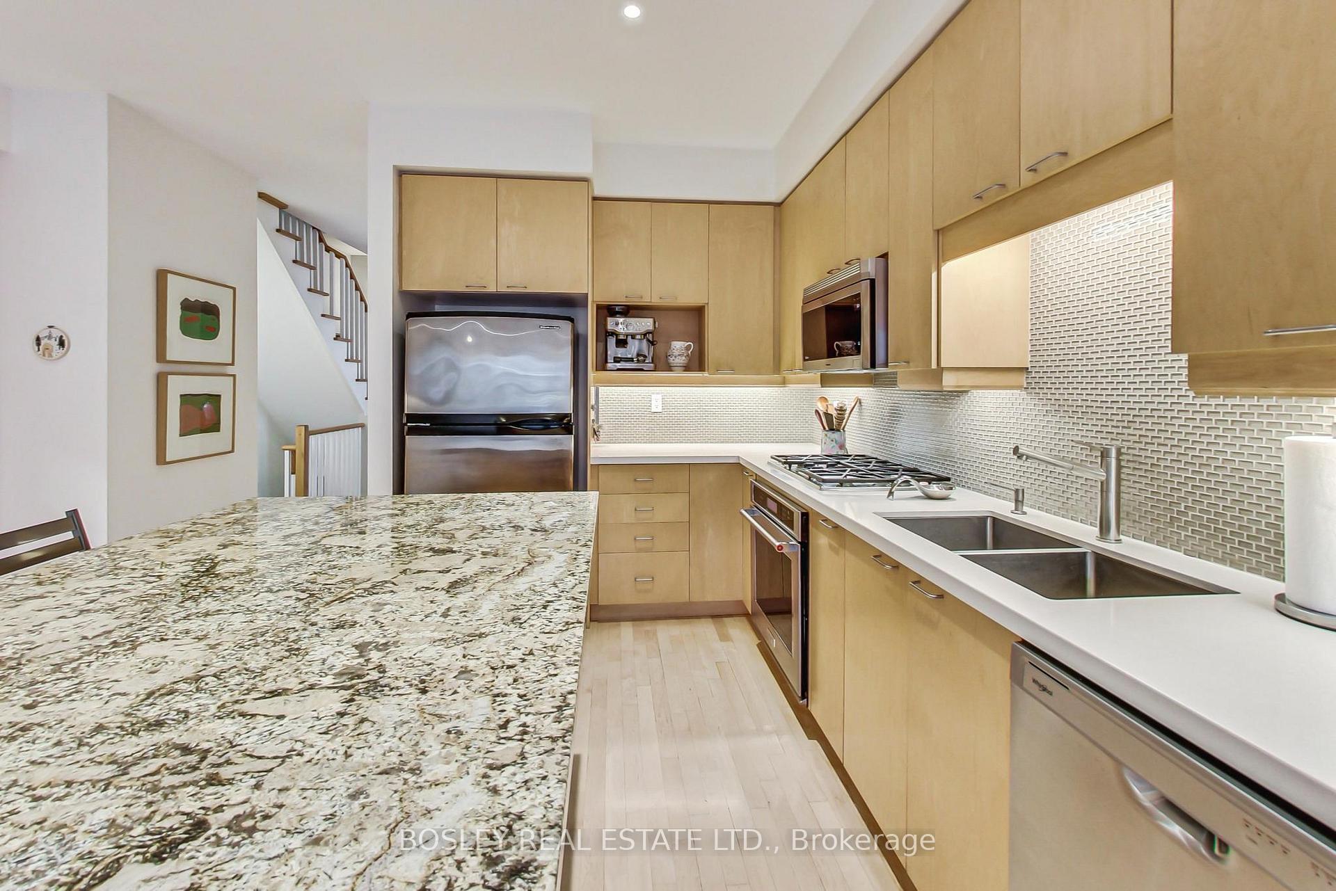 Photo 9 of 113 Winners Circle, Toronto, The Beaches — HOMEH