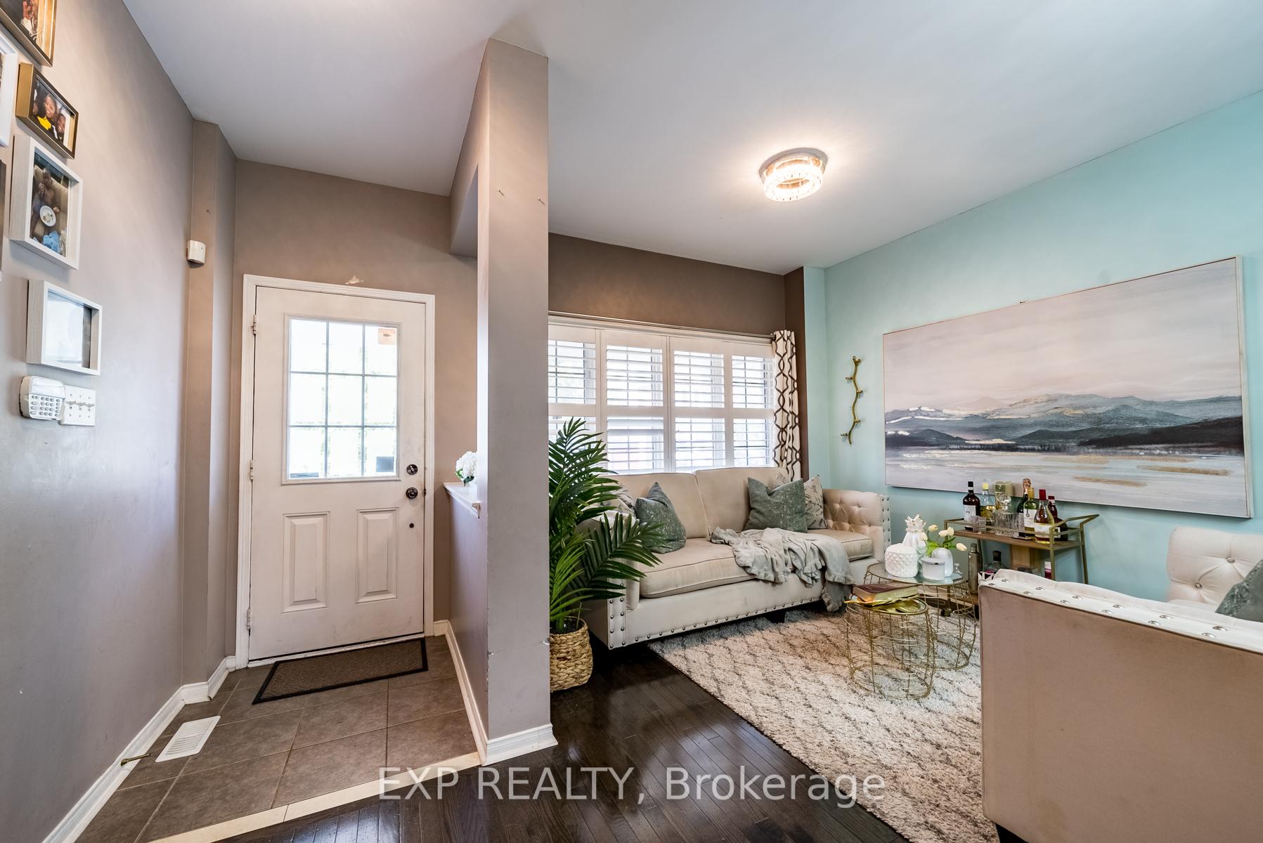 Photo 2 of 14 Decourcy-Ireland Circle, Ajax, Northeast Ajax — HOMEH