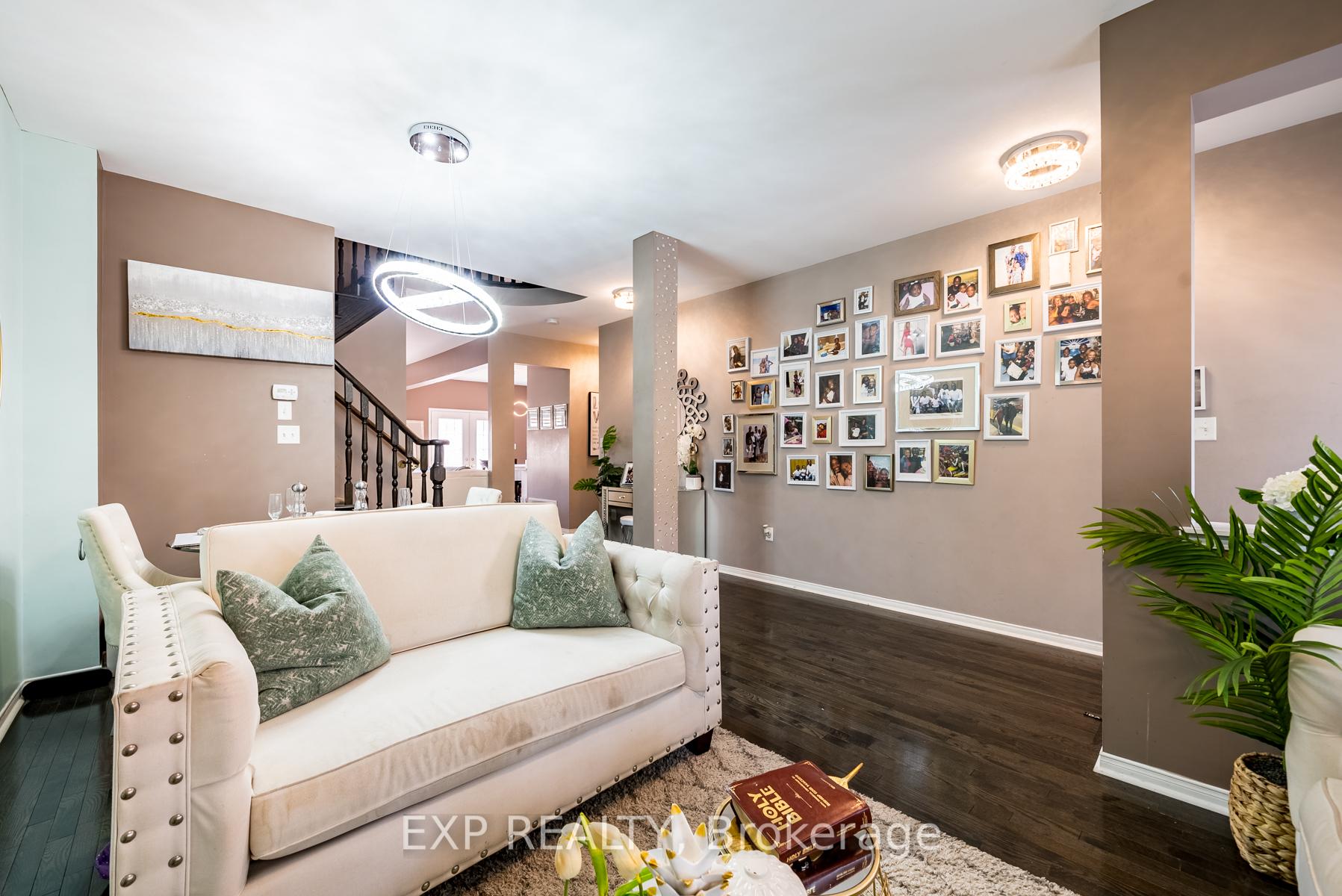 Photo 3 of 14 Decourcy-Ireland Circle, Ajax, Northeast Ajax — HOMEH