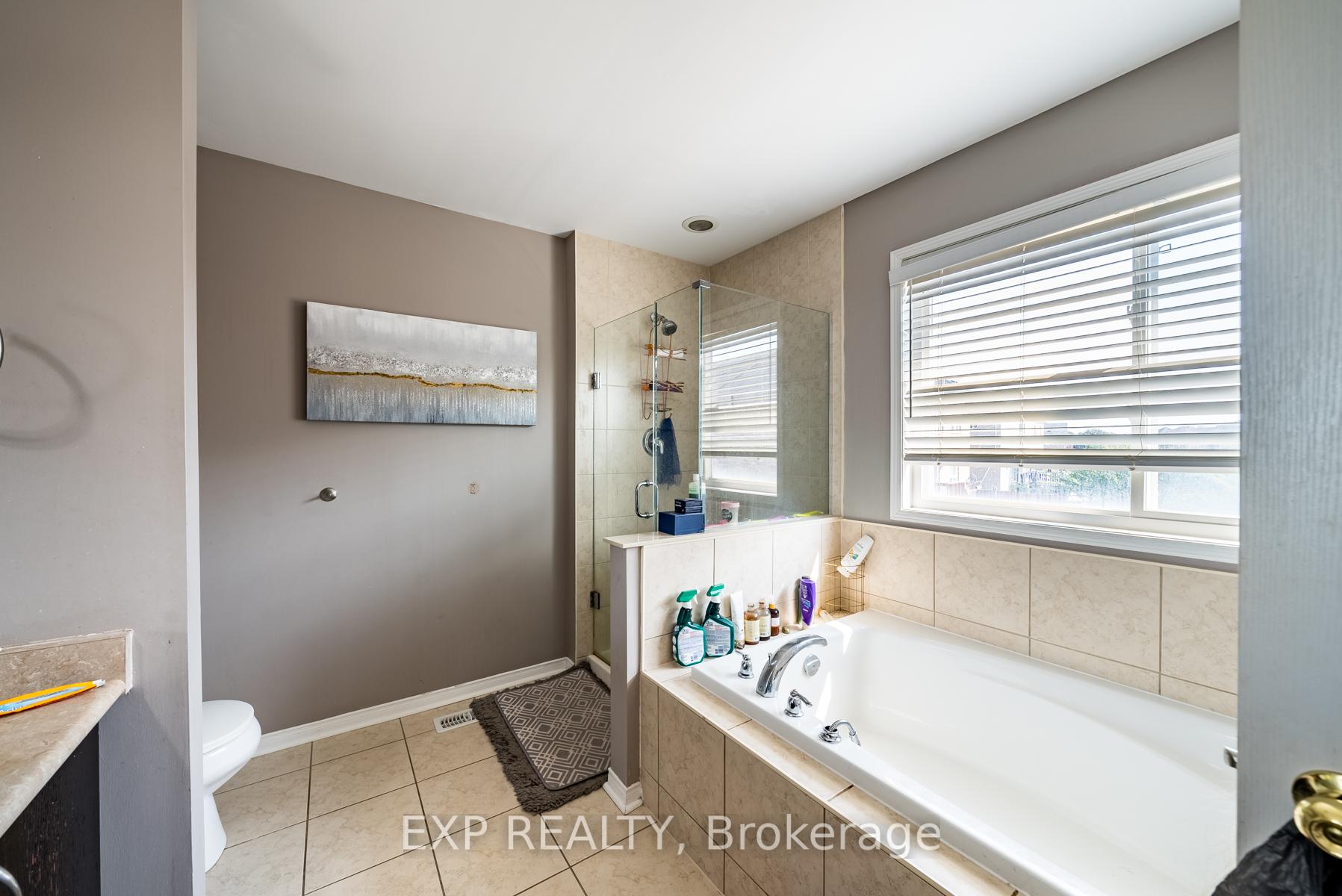 Photo 15 of 14 Decourcy-Ireland Circle, Ajax, Northeast Ajax — HOMEH
