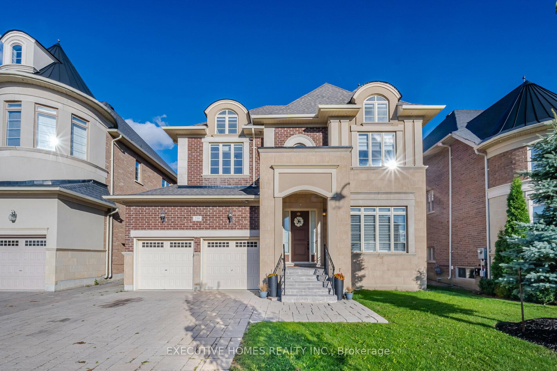 Photo 3 of 239 Timber Creek Boulevard, Vaughan, Kleinburg — HOMEH