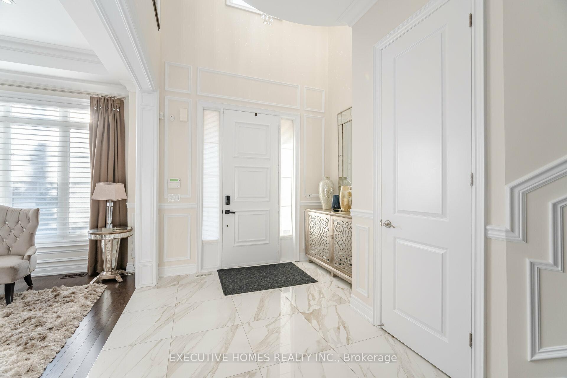 Photo 4 of 239 Timber Creek Boulevard, Vaughan, Kleinburg — HOMEH