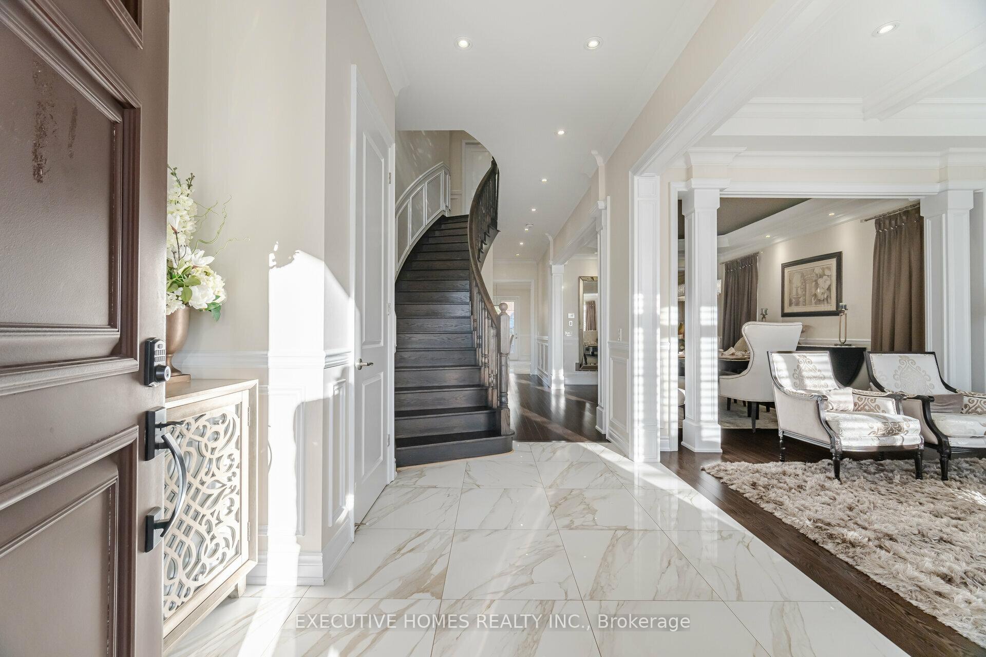 Photo 9 of 239 Timber Creek Boulevard, Vaughan, Kleinburg — HOMEH