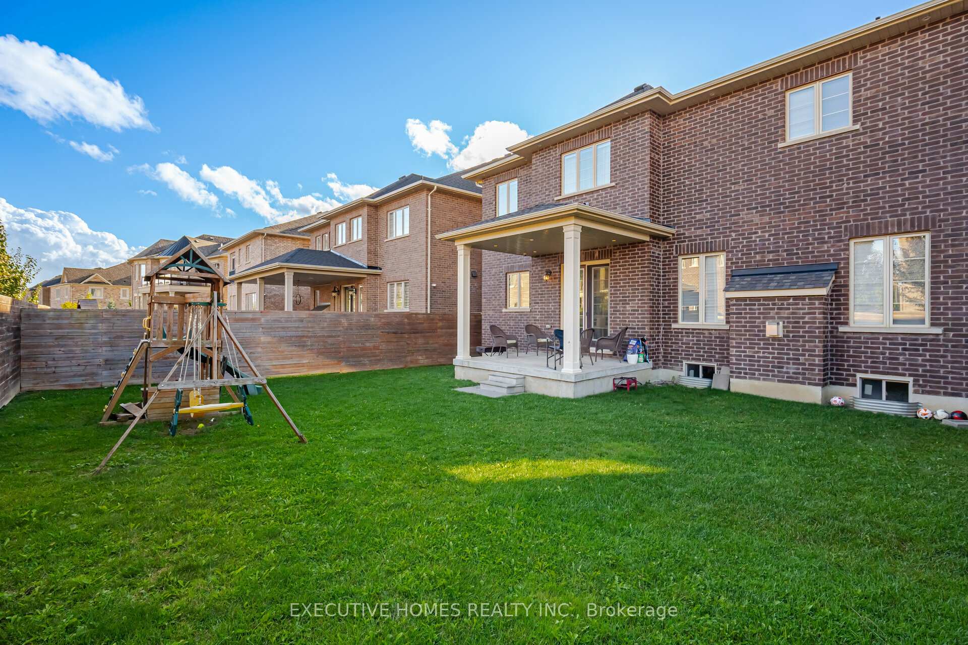 Photo 37 of 239 Timber Creek Boulevard, Vaughan, Kleinburg — HOMEH