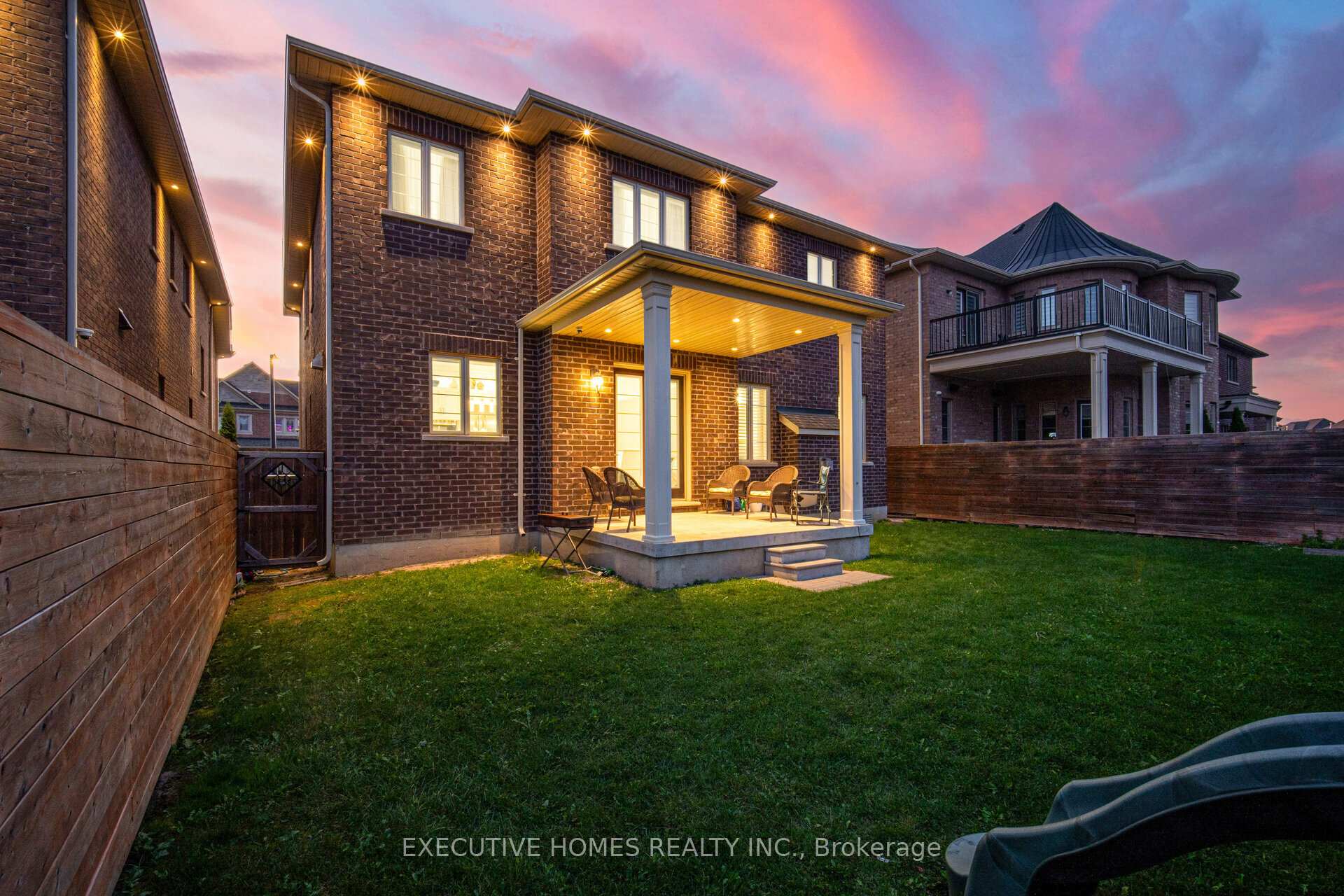 Photo 36 of 239 Timber Creek Boulevard, Vaughan, Kleinburg — HOMEH