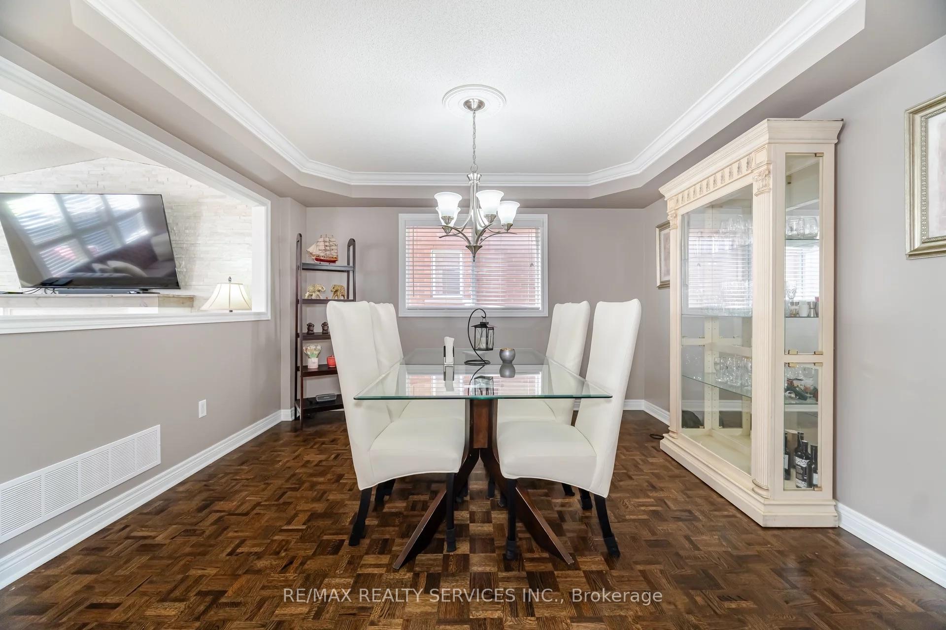 Photo 6 of 19 Gray Park Drive, Caledon, Bolton West — HOMEH