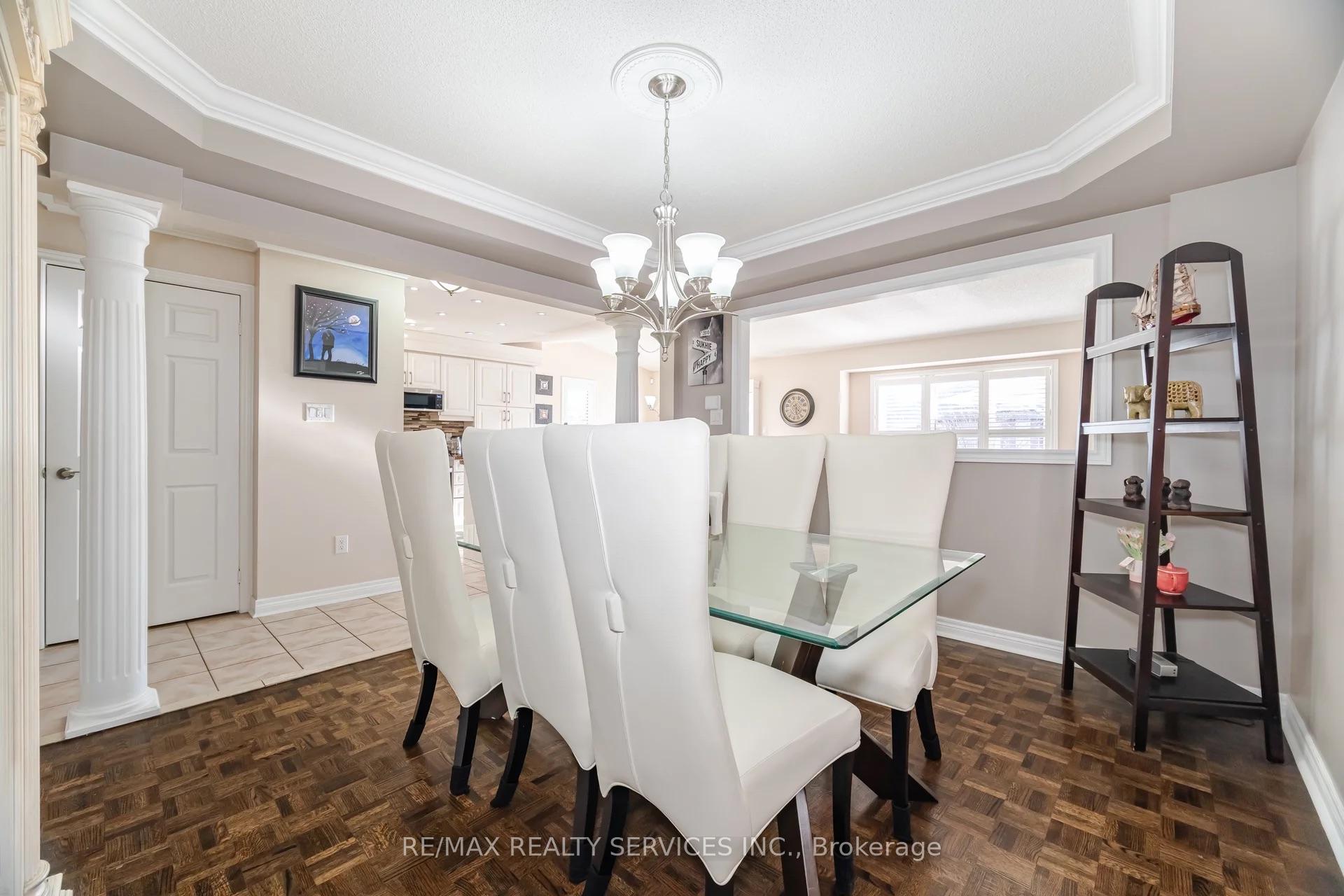 Photo 5 of 19 Gray Park Drive, Caledon, Bolton West — HOMEH