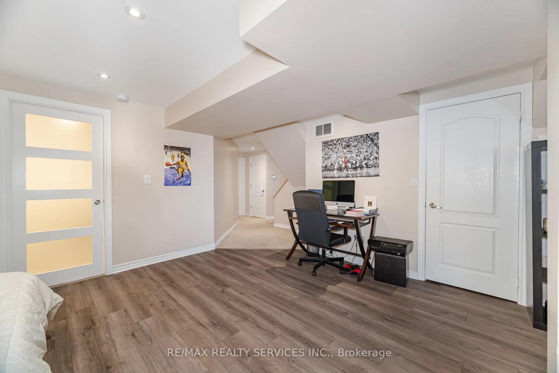 Photo 18 of 19 Gray Park Drive, Caledon, Bolton West — HOMEH