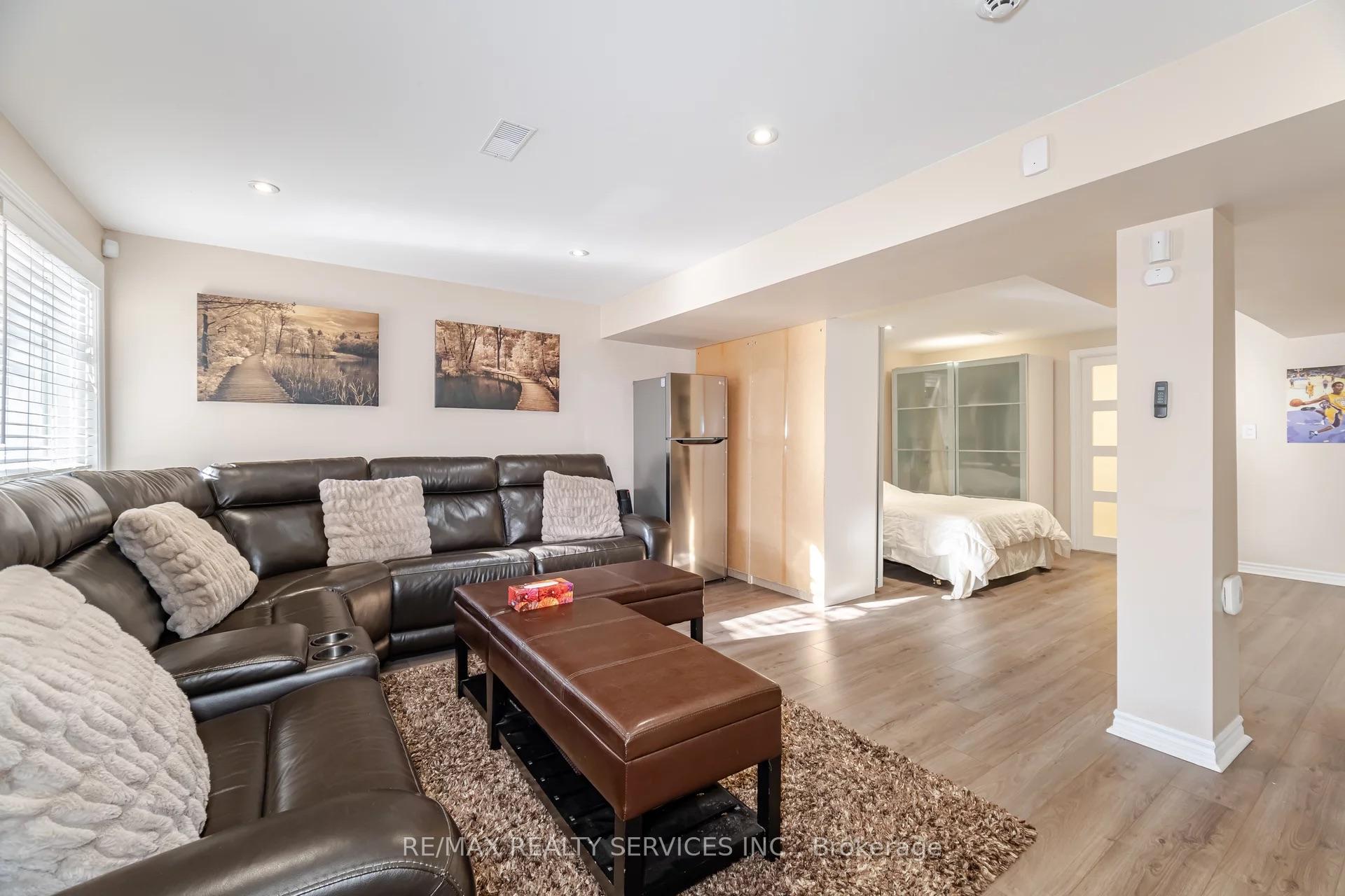 Photo 26 of 19 Gray Park Drive, Caledon, Bolton West — HOMEH