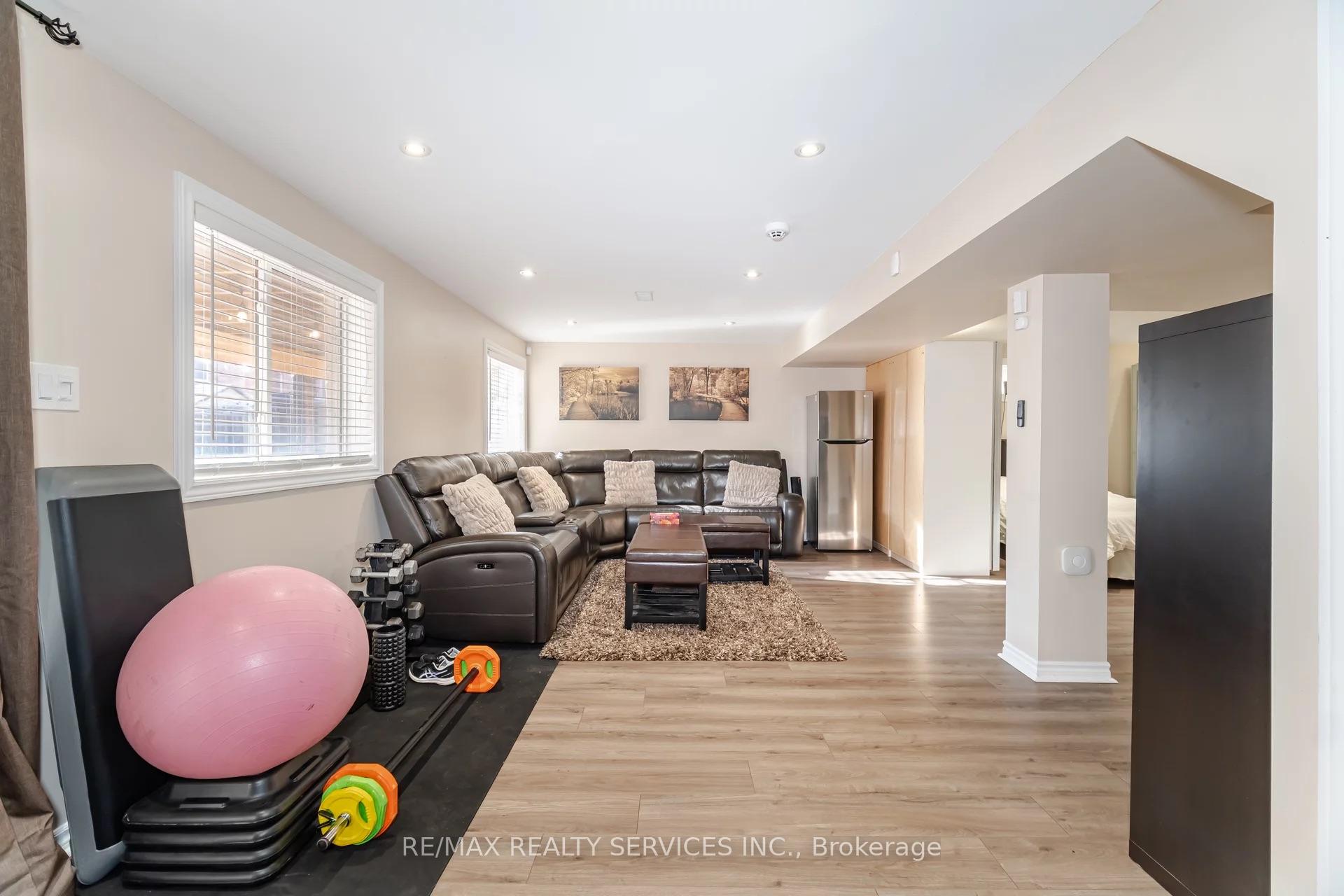 Photo 28 of 19 Gray Park Drive, Caledon, Bolton West — HOMEH