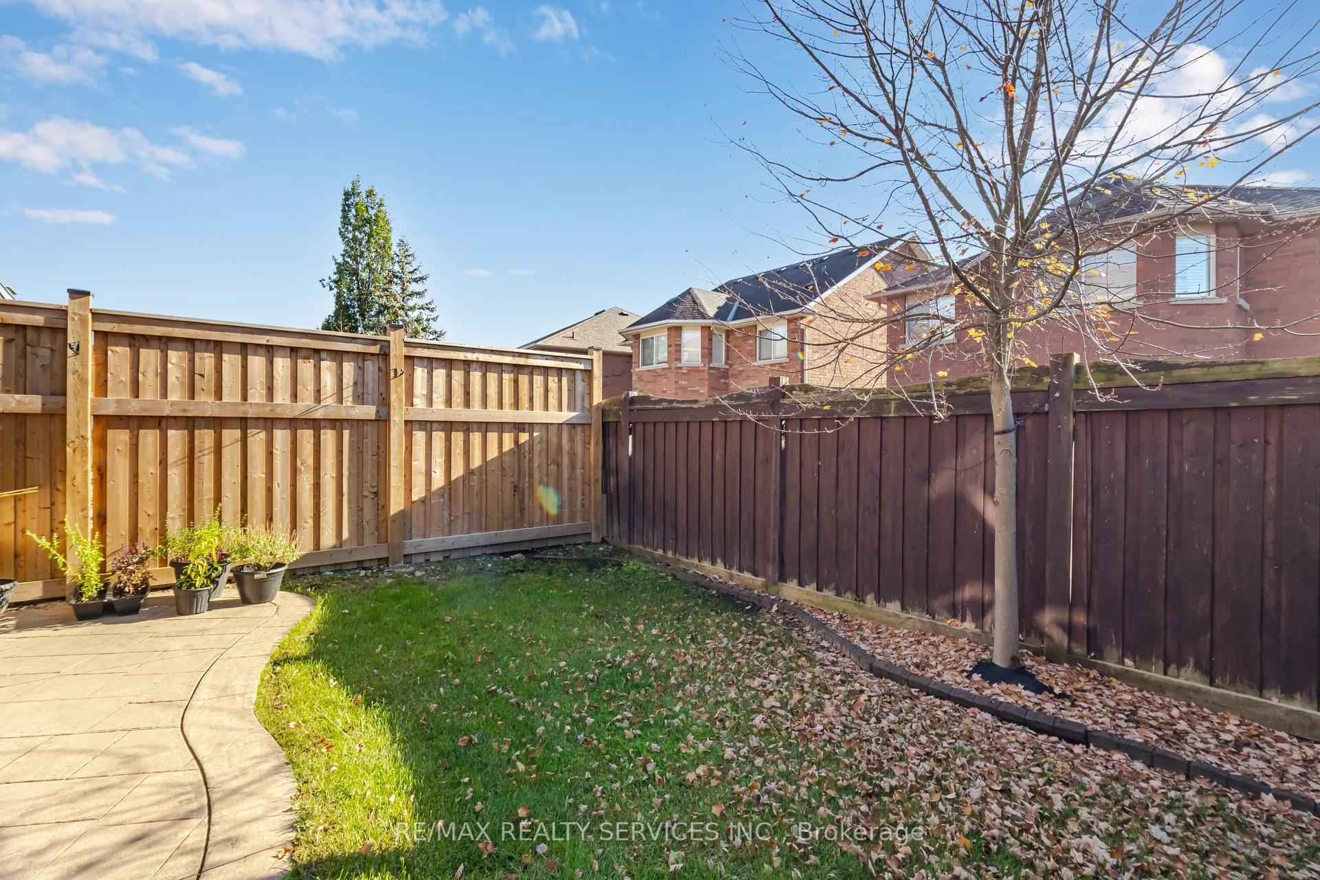 Photo 35 of 19 Gray Park Drive, Caledon, Bolton West — HOMEH