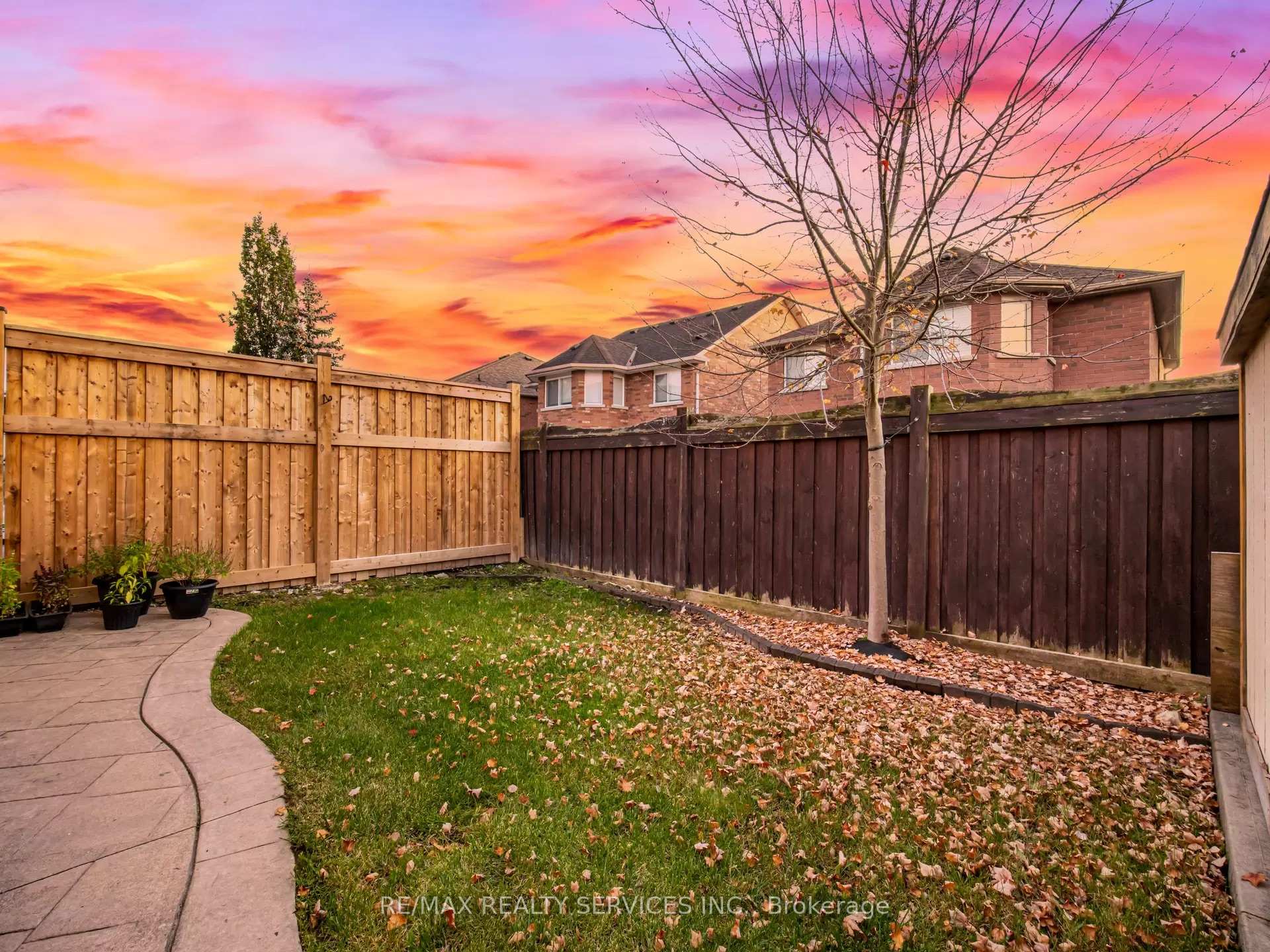 Photo 40 of 19 Gray Park Drive, Caledon, Bolton West — HOMEH