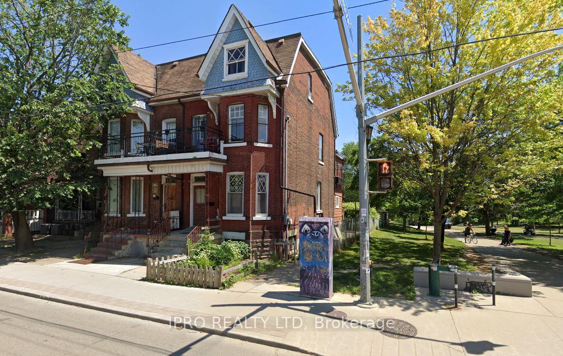 Photo 4 of 993 Dundas Street W, Toronto, Trinity-Bellwoods — HOMEH