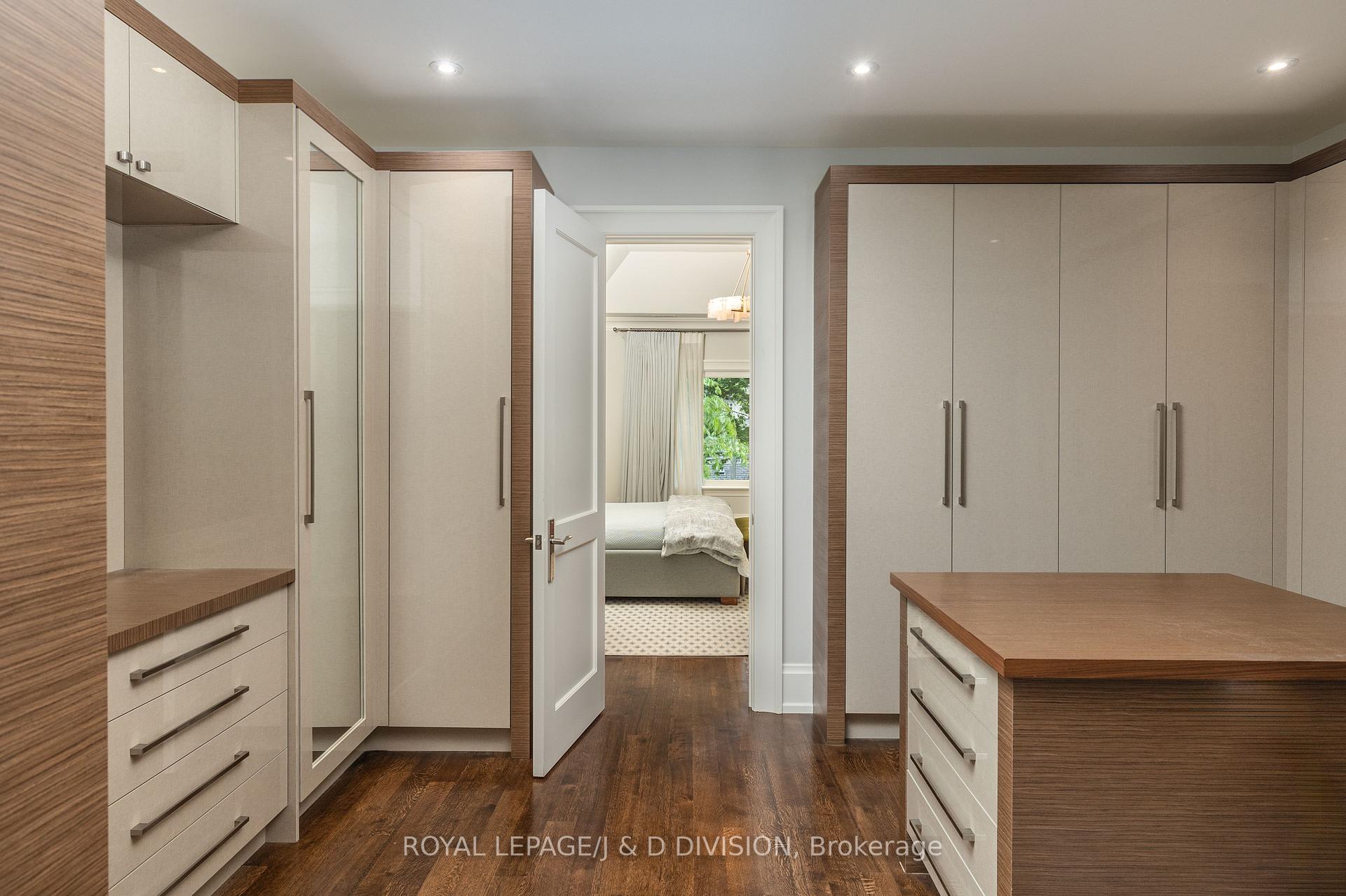 Photo 17 of 161 Alexandra Boulevard, Toronto, Lawrence Park South — HOMEH