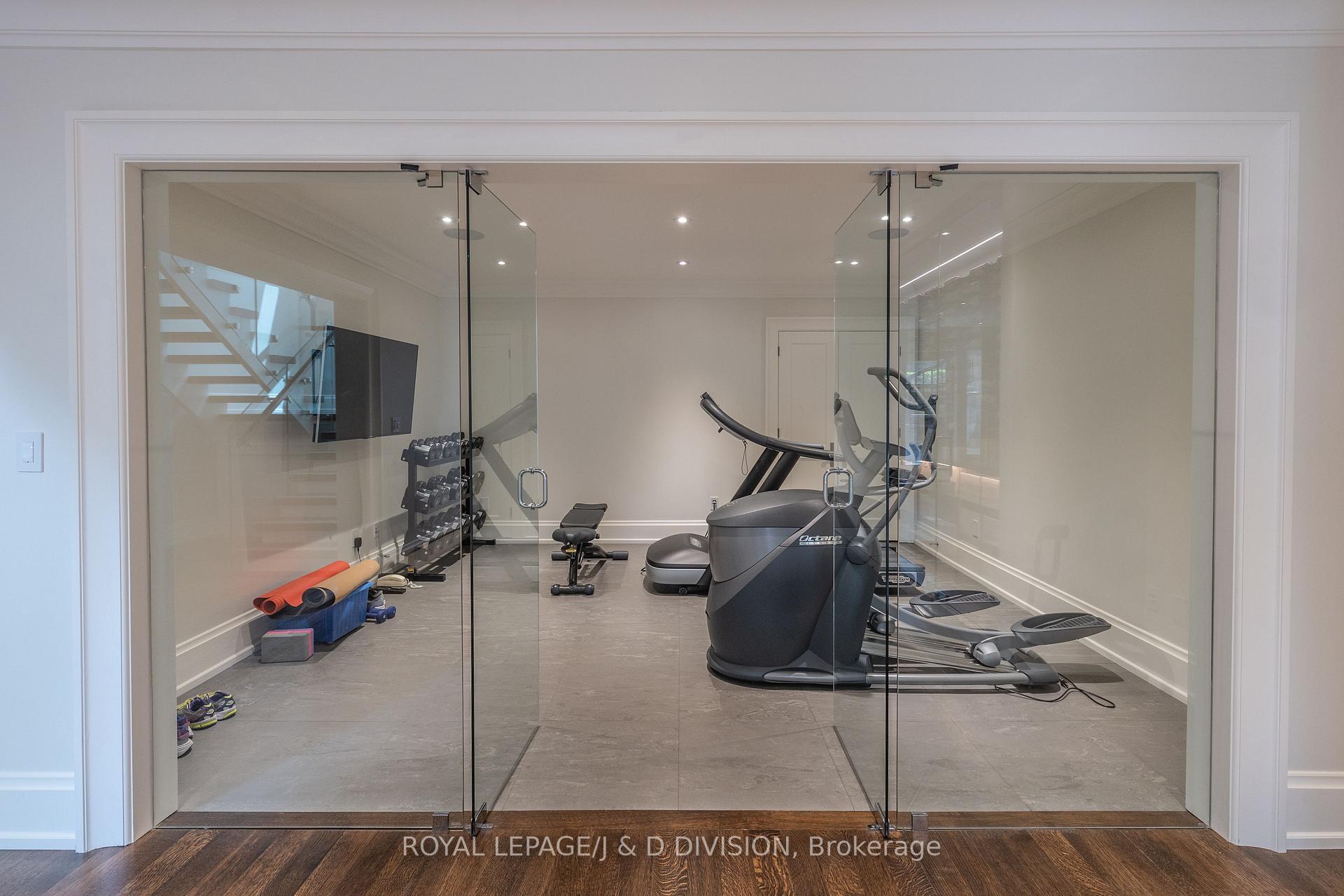 Photo 31 of 161 Alexandra Boulevard, Toronto, Lawrence Park South — HOMEH