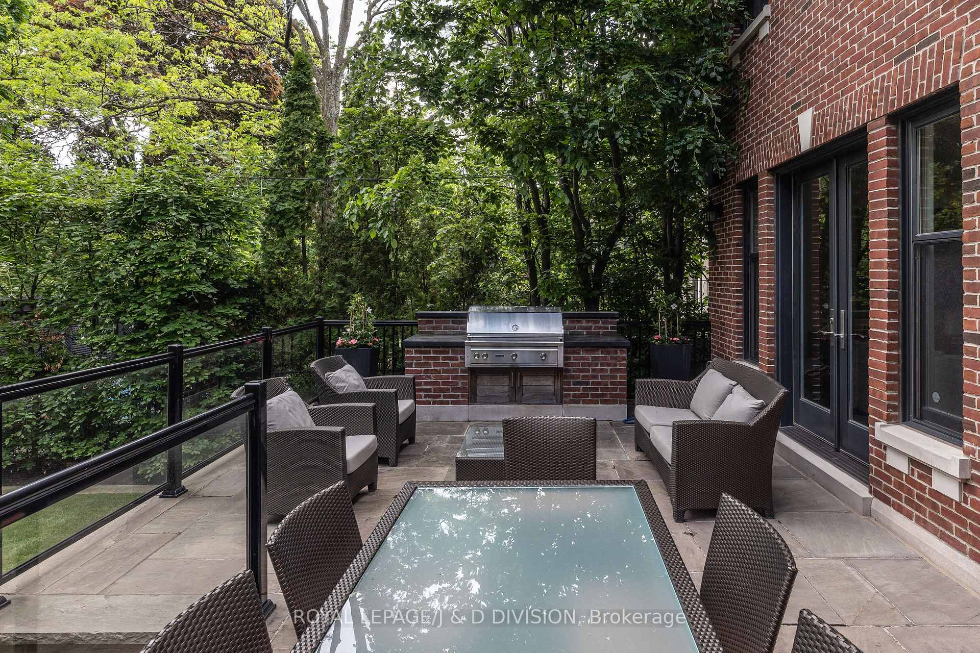 Photo 34 of 161 Alexandra Boulevard, Toronto, Lawrence Park South — HOMEH