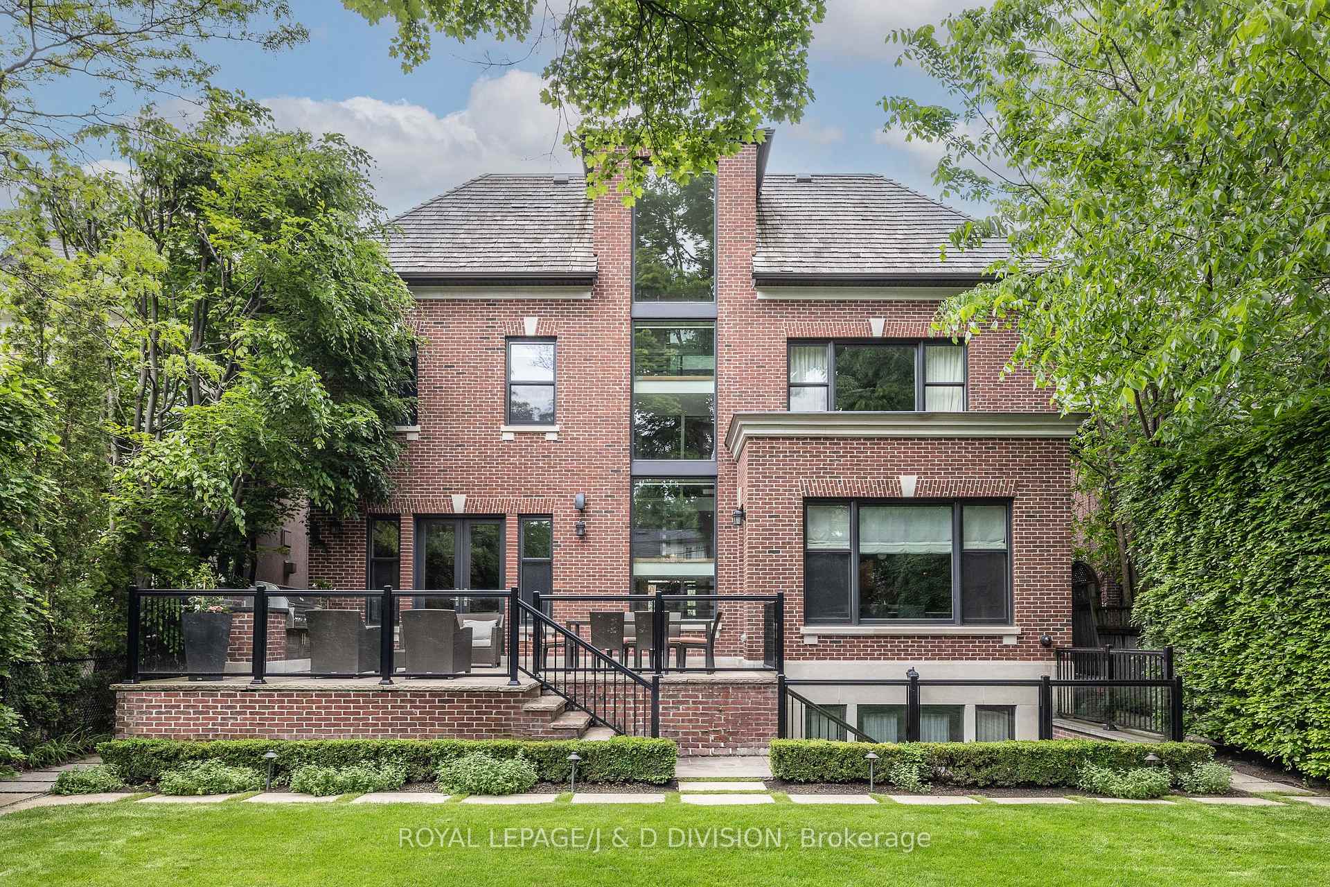 Photo 37 of 161 Alexandra Boulevard, Toronto, Lawrence Park South — HOMEH