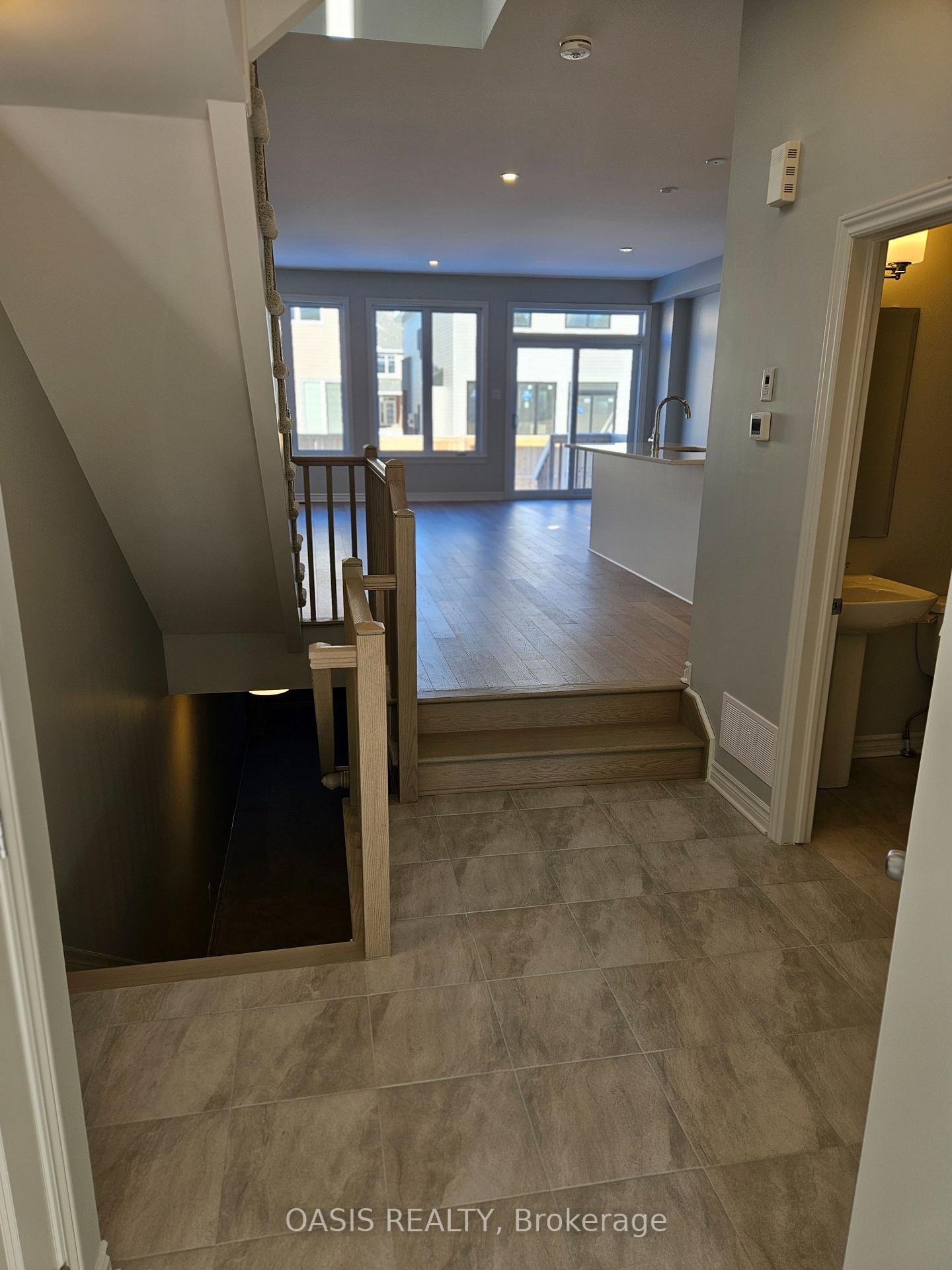 Photo 3 of 530 Sonmarg Crescent, Ottawa, Barrhaven - Half Moon Bay — HOMEH
