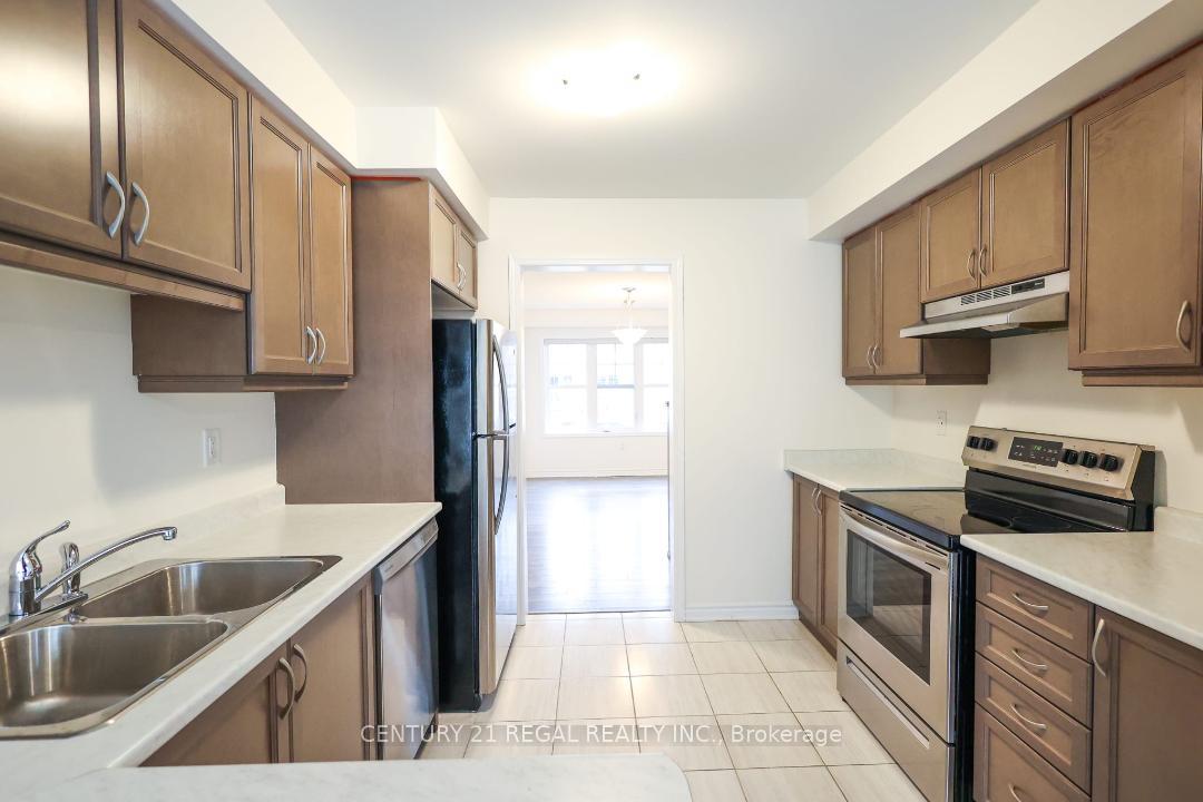 Photo 6 of 2440 Fall Harvest Crescent, Pickering, Rural Pickering — HOMEH