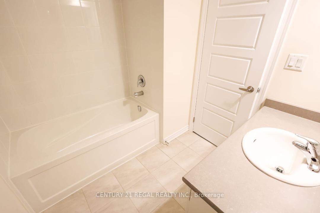 Photo 13 of 2440 Fall Harvest Crescent, Pickering, Rural Pickering — HOMEH