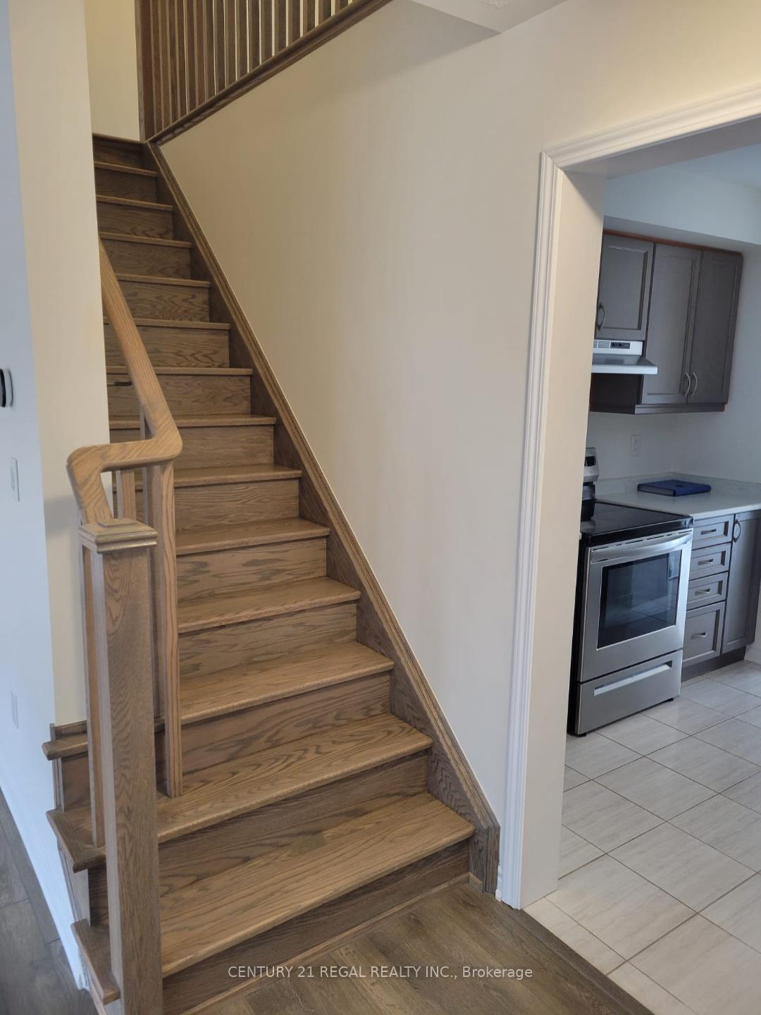 Photo 24 of 2440 Fall Harvest Crescent, Pickering, Rural Pickering — HOMEH