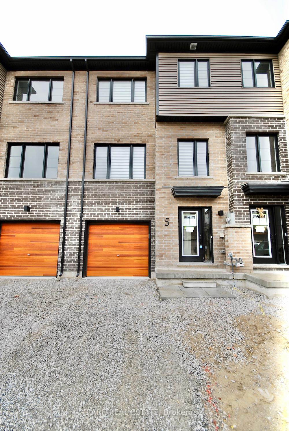 Photo 1 of 5 Pumpkin Corner Crescent, Barrie, Rural Barrie Southeast — HOMEH