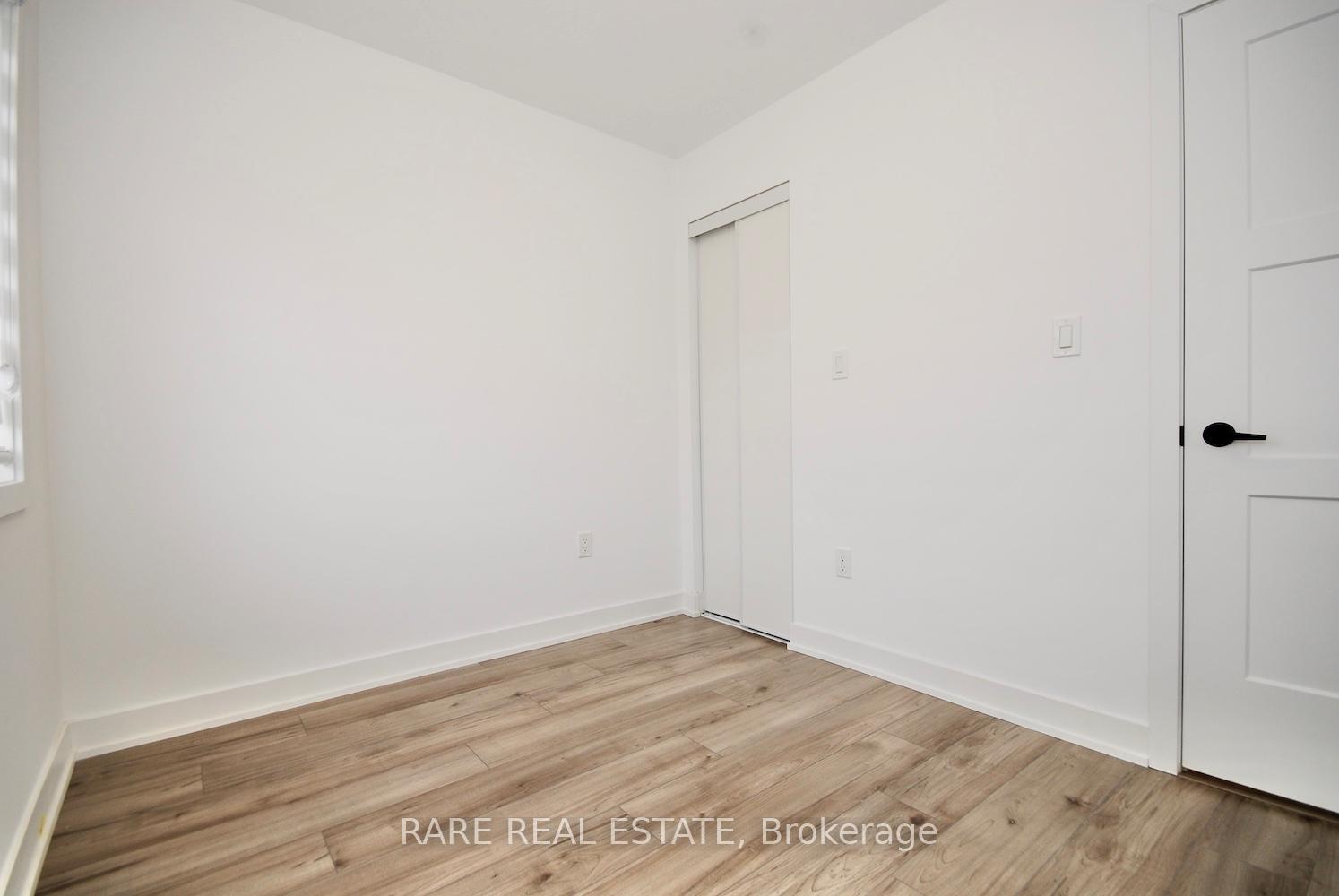 Photo 11 of 5 Pumpkin Corner Crescent, Barrie, Rural Barrie Southeast — HOMEH