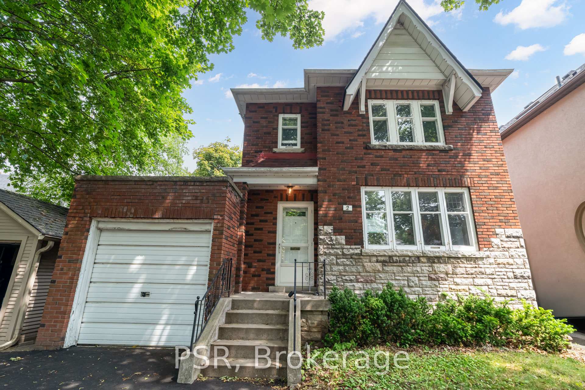 Photo 10 of 2 Aldbury Gardens, Toronto, Lawrence Park South — HOMEH