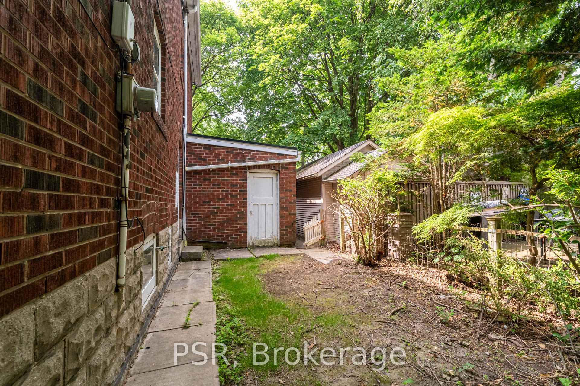 Photo 20 of 2 Aldbury Gardens, Toronto, Lawrence Park South — HOMEH