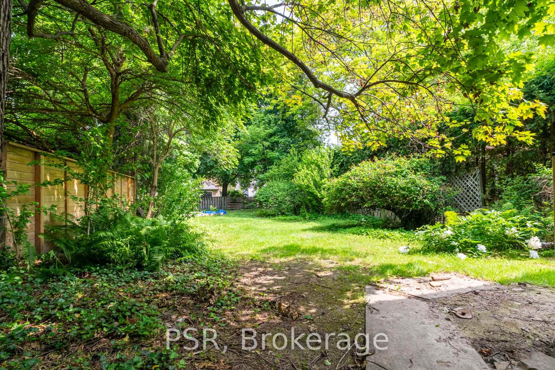Photo 22 of 2 Aldbury Gardens, Toronto, Lawrence Park South — HOMEH