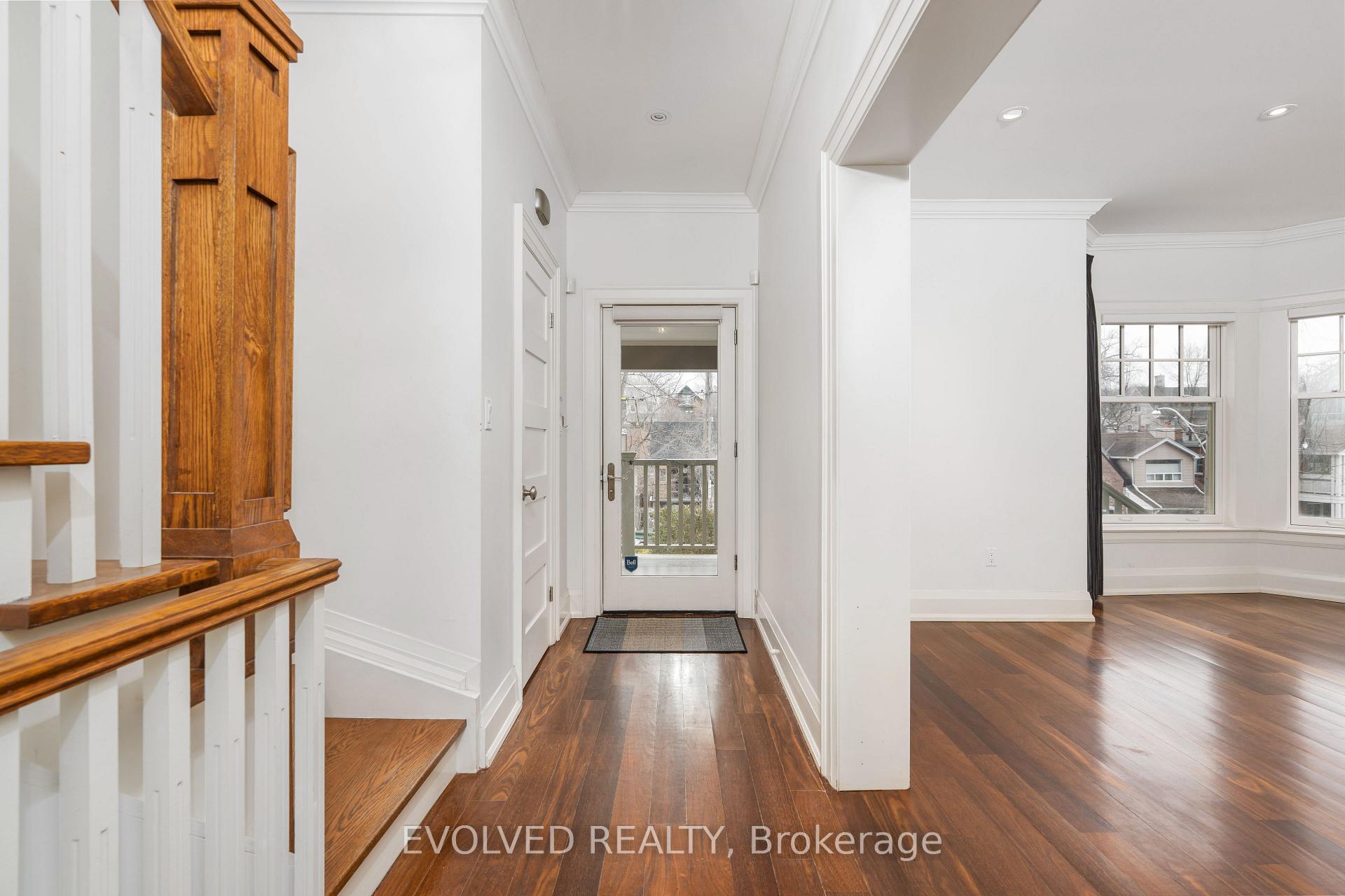 Photo 3 of 124 Kenilworth Avenue, Toronto, The Beaches — HOMEH