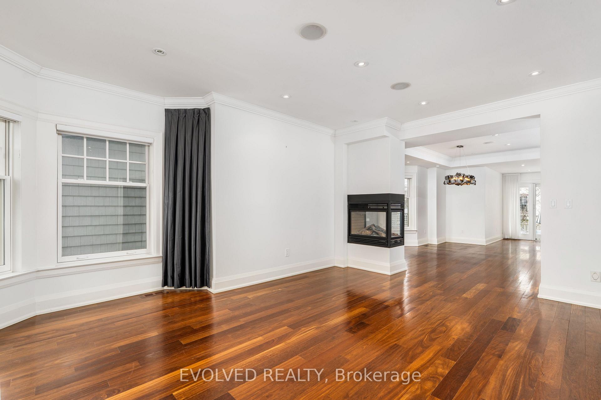 Photo 7 of 124 Kenilworth Avenue, Toronto, The Beaches — HOMEH