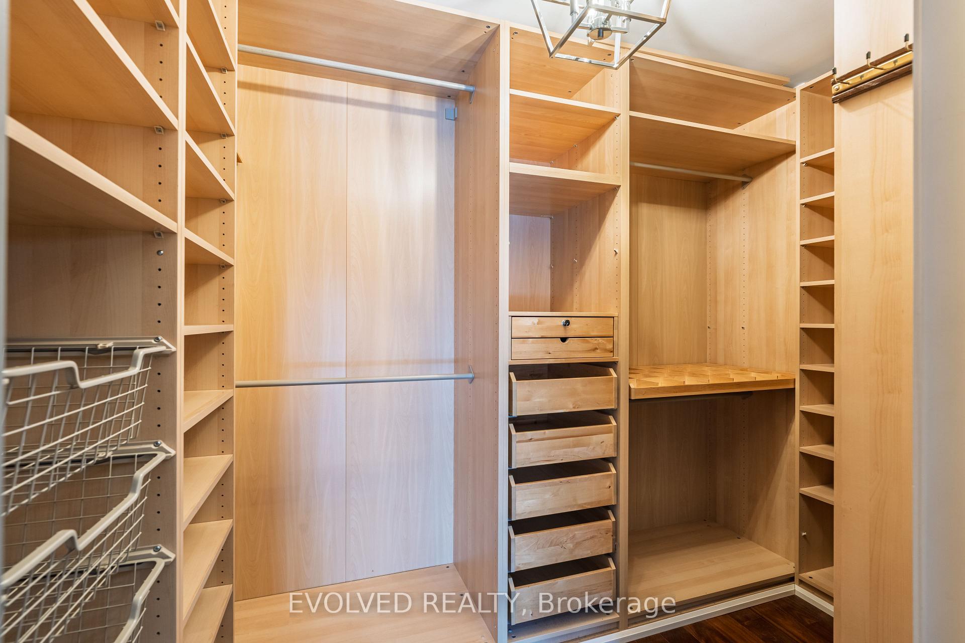 Photo 22 of 124 Kenilworth Avenue, Toronto, The Beaches — HOMEH