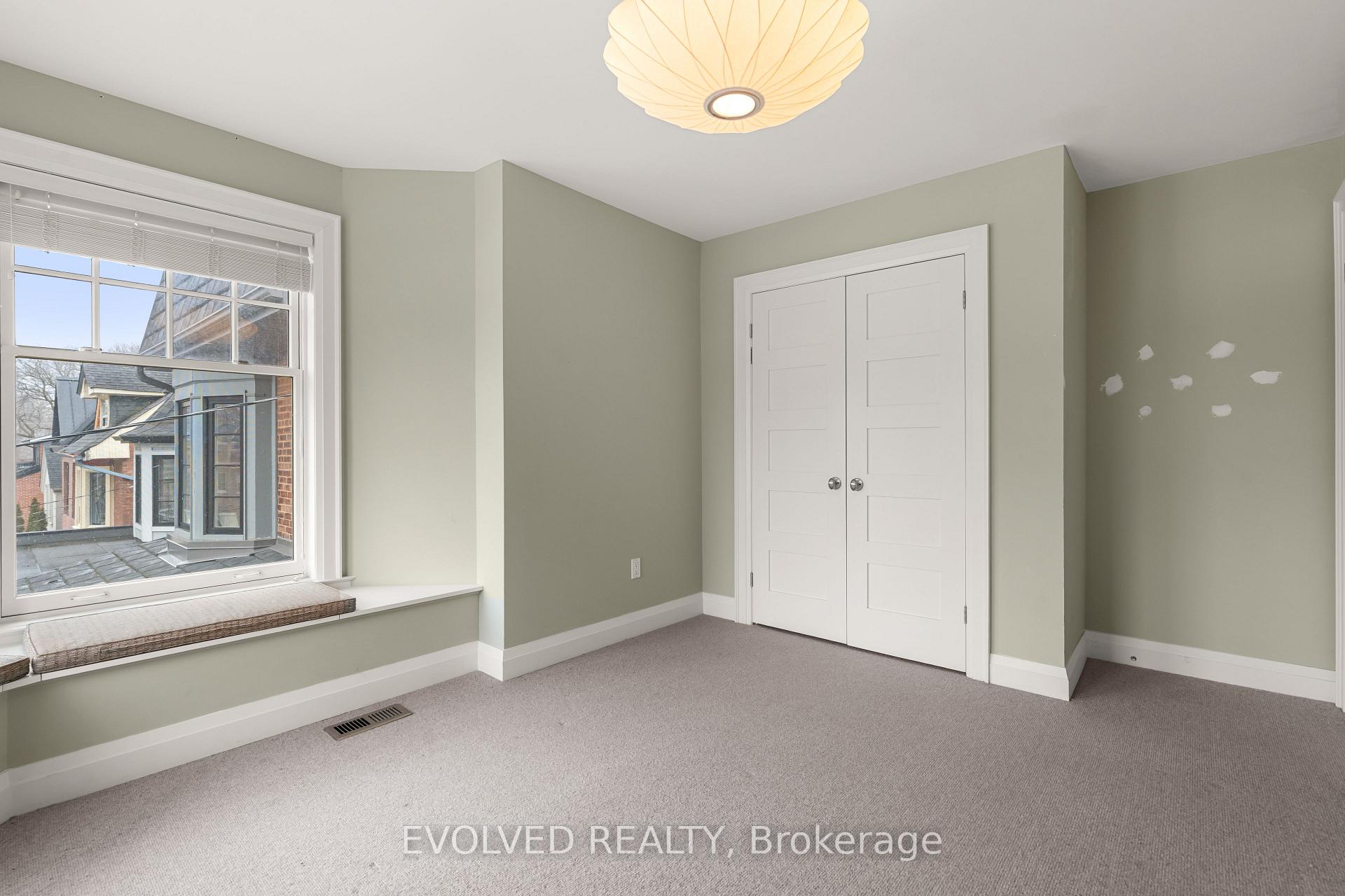 Photo 26 of 124 Kenilworth Avenue, Toronto, The Beaches — HOMEH
