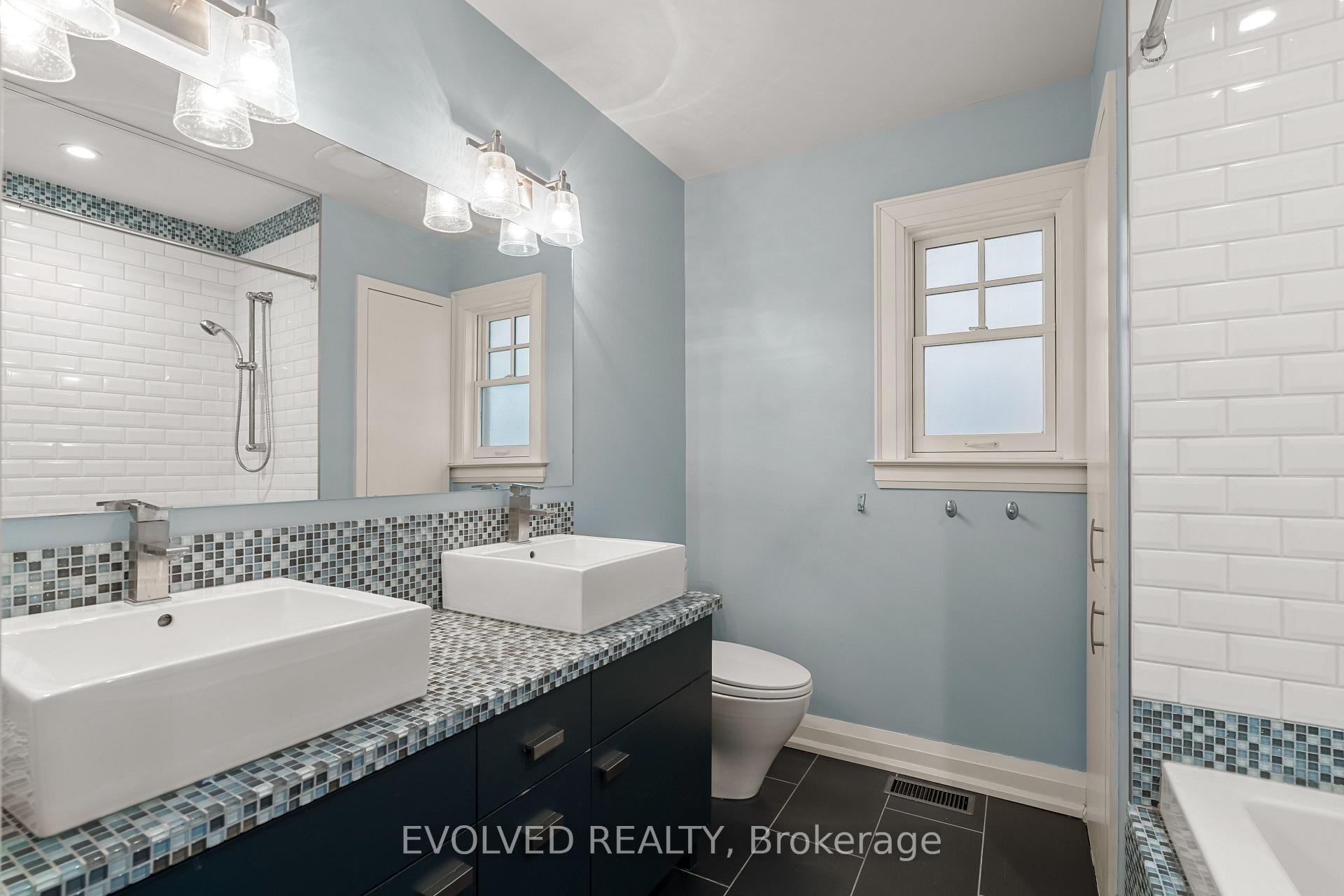 Photo 27 of 124 Kenilworth Avenue, Toronto, The Beaches — HOMEH