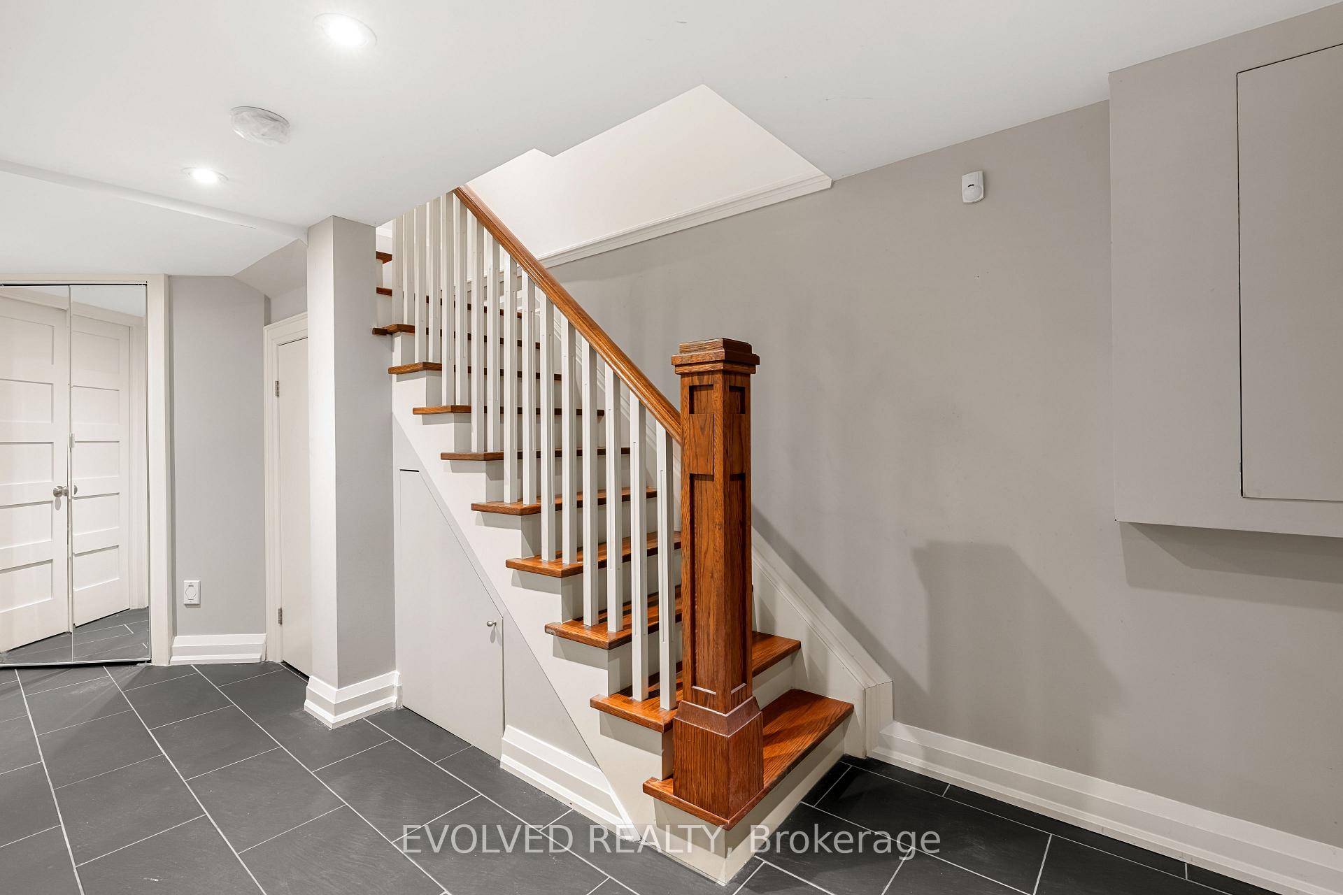 Photo 33 of 124 Kenilworth Avenue, Toronto, The Beaches — HOMEH