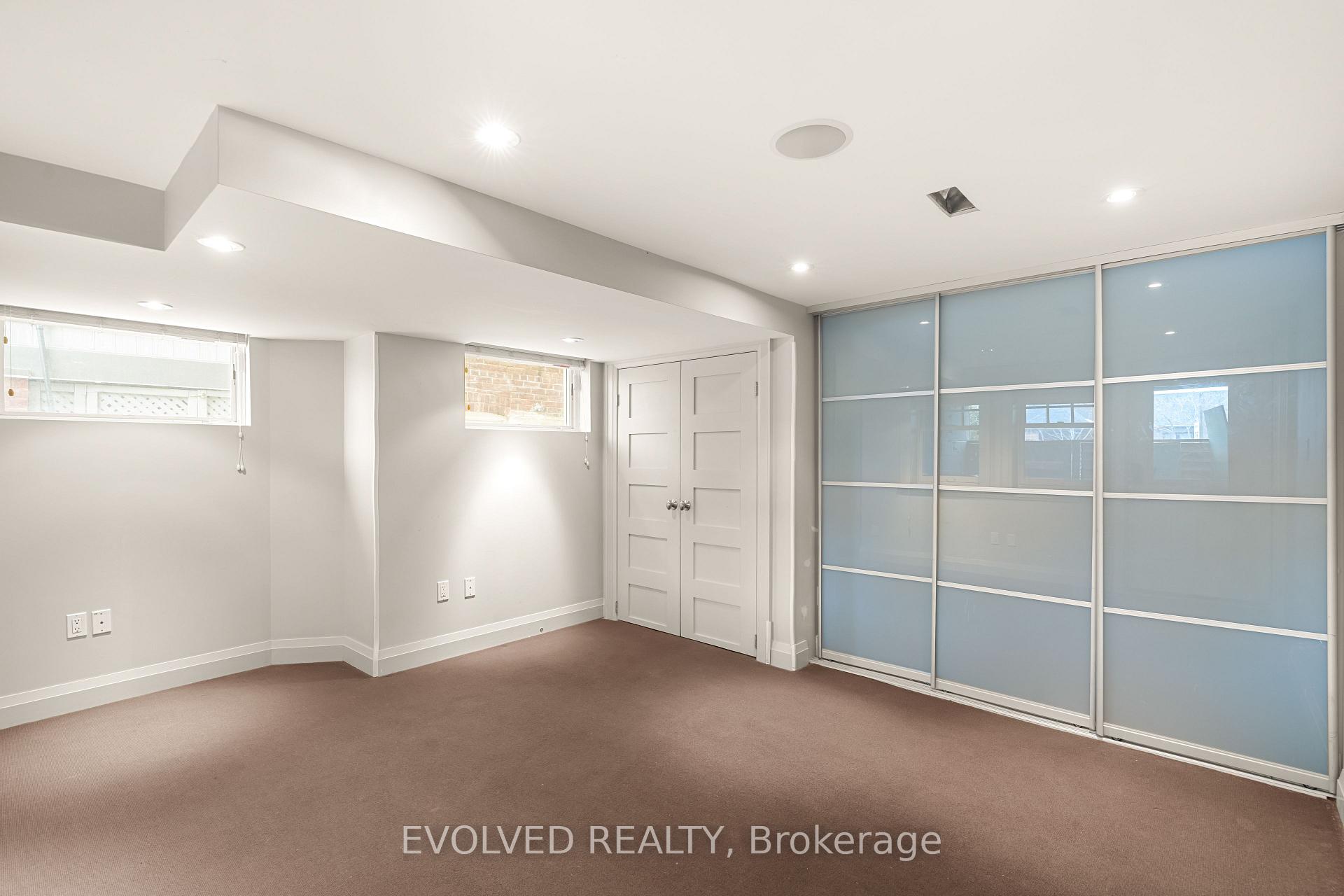 Photo 32 of 124 Kenilworth Avenue, Toronto, The Beaches — HOMEH