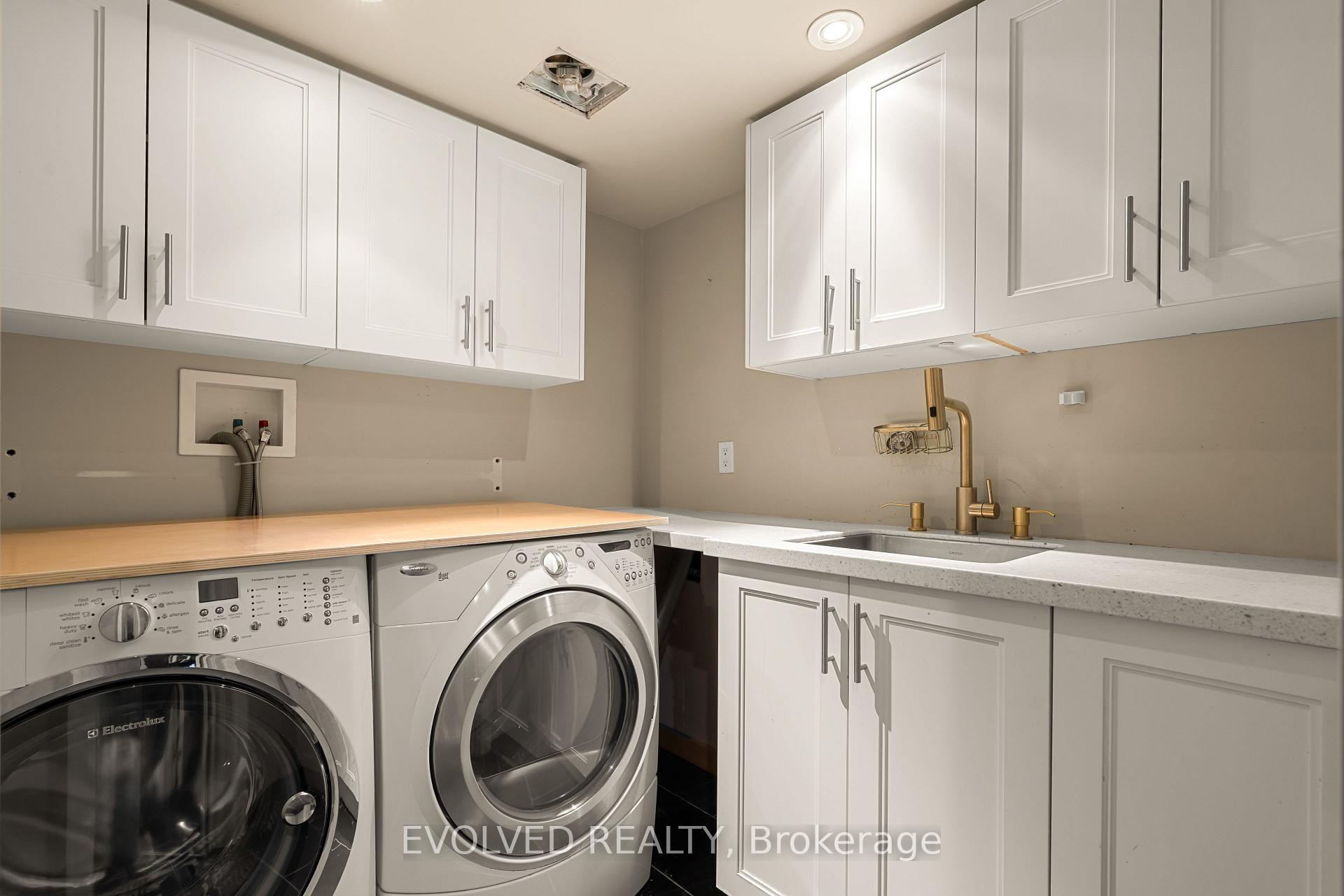 Photo 39 of 124 Kenilworth Avenue, Toronto, The Beaches — HOMEH