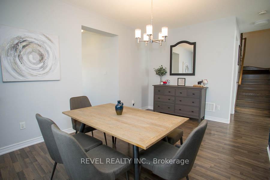 Photo 3 of 2 Attlebery Crescent, Brant, Paris — HOMEH